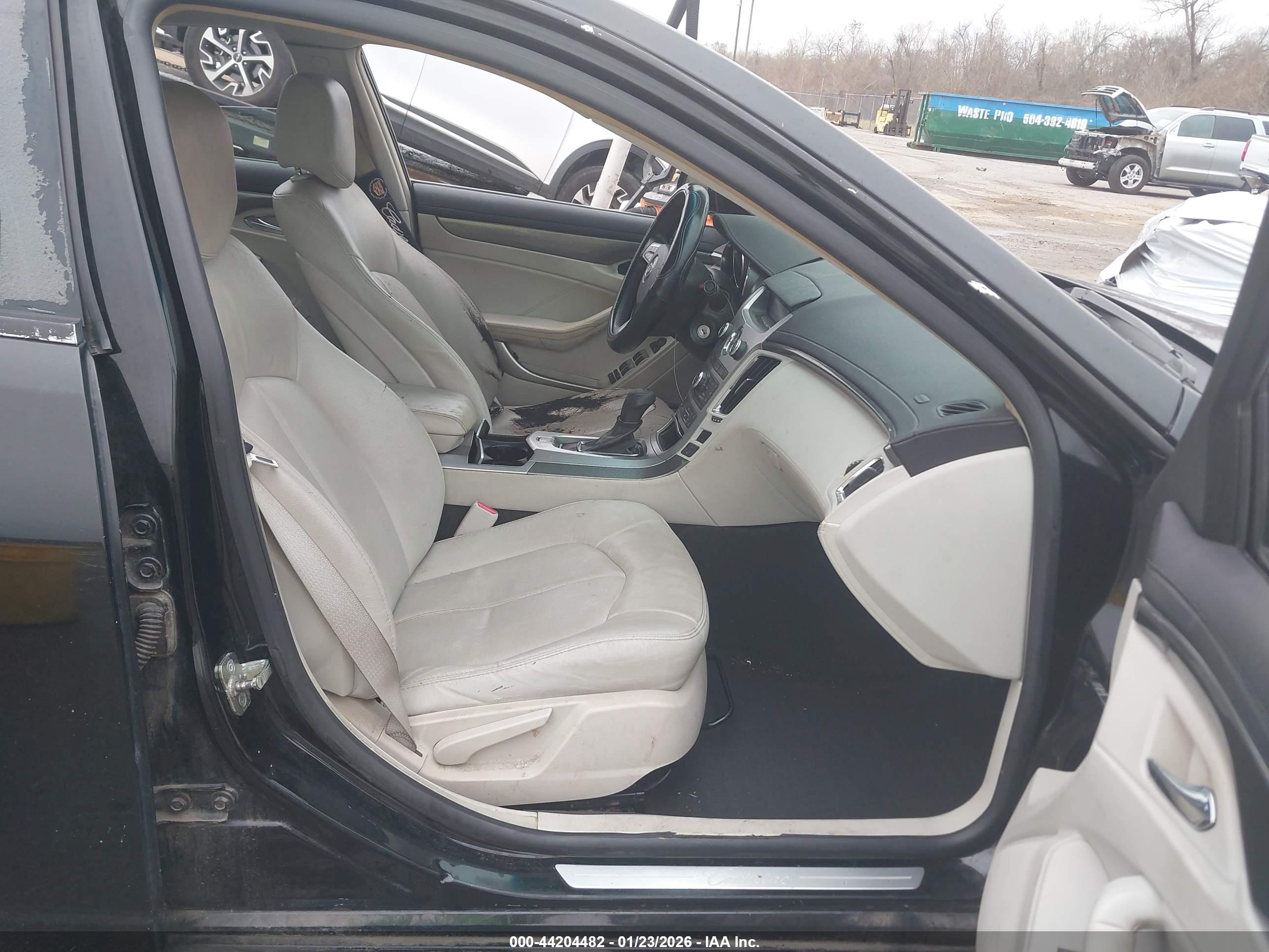 CADILLAC CTS image 5