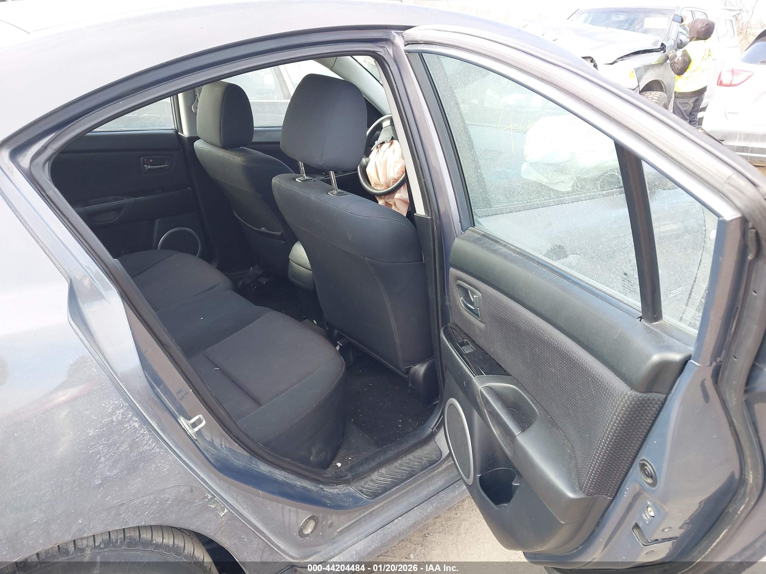 MAZDA MAZDA3 image 8