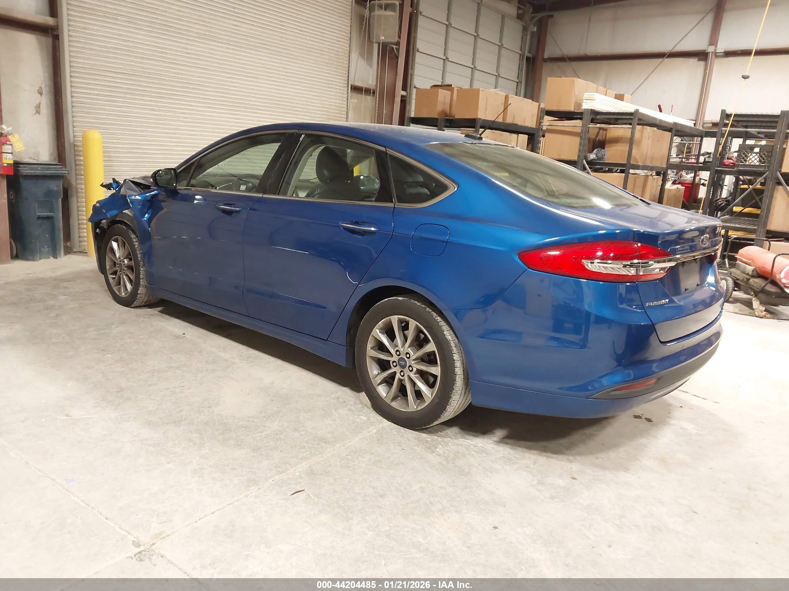 FORD FUSION image 3