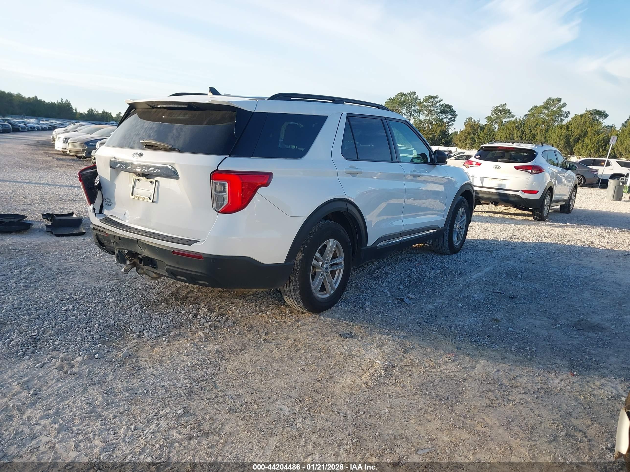 FORD EXPLORER image 4