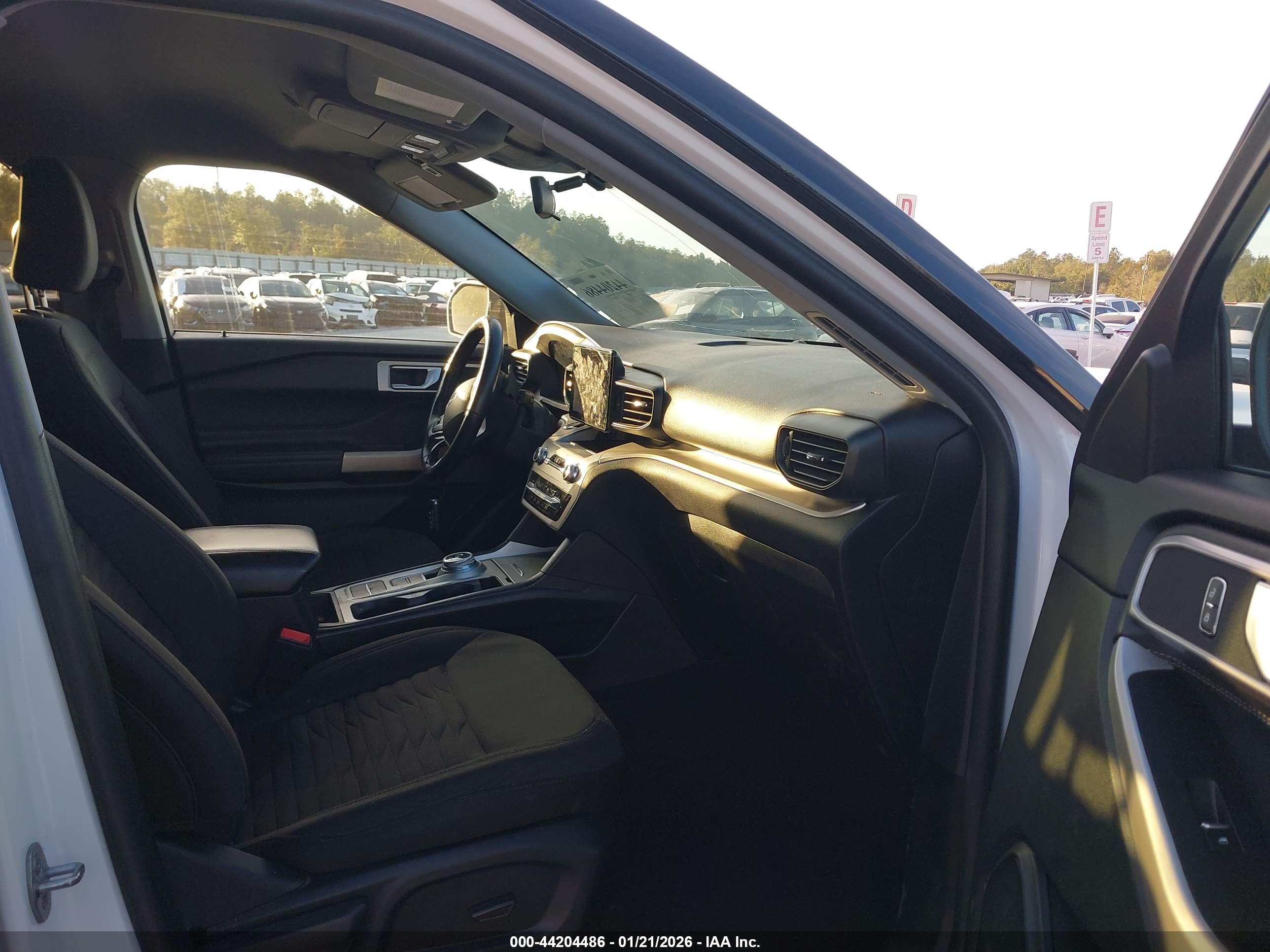 FORD EXPLORER image 5