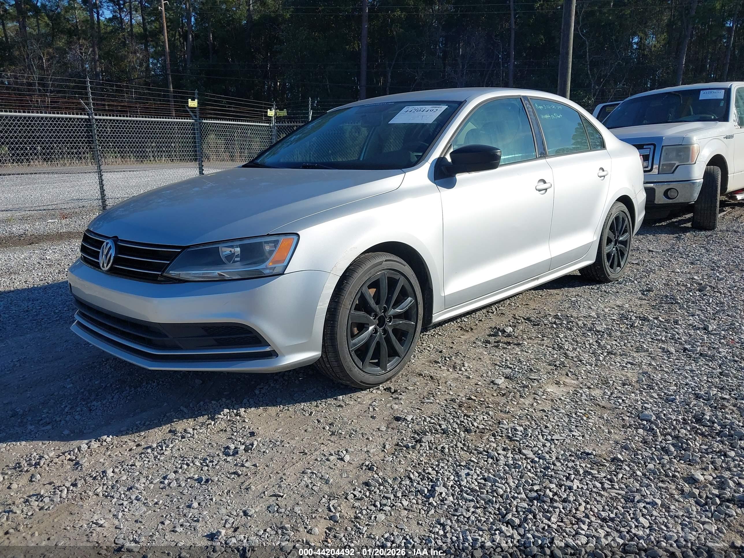VOLKSWAGEN JETTA image 2