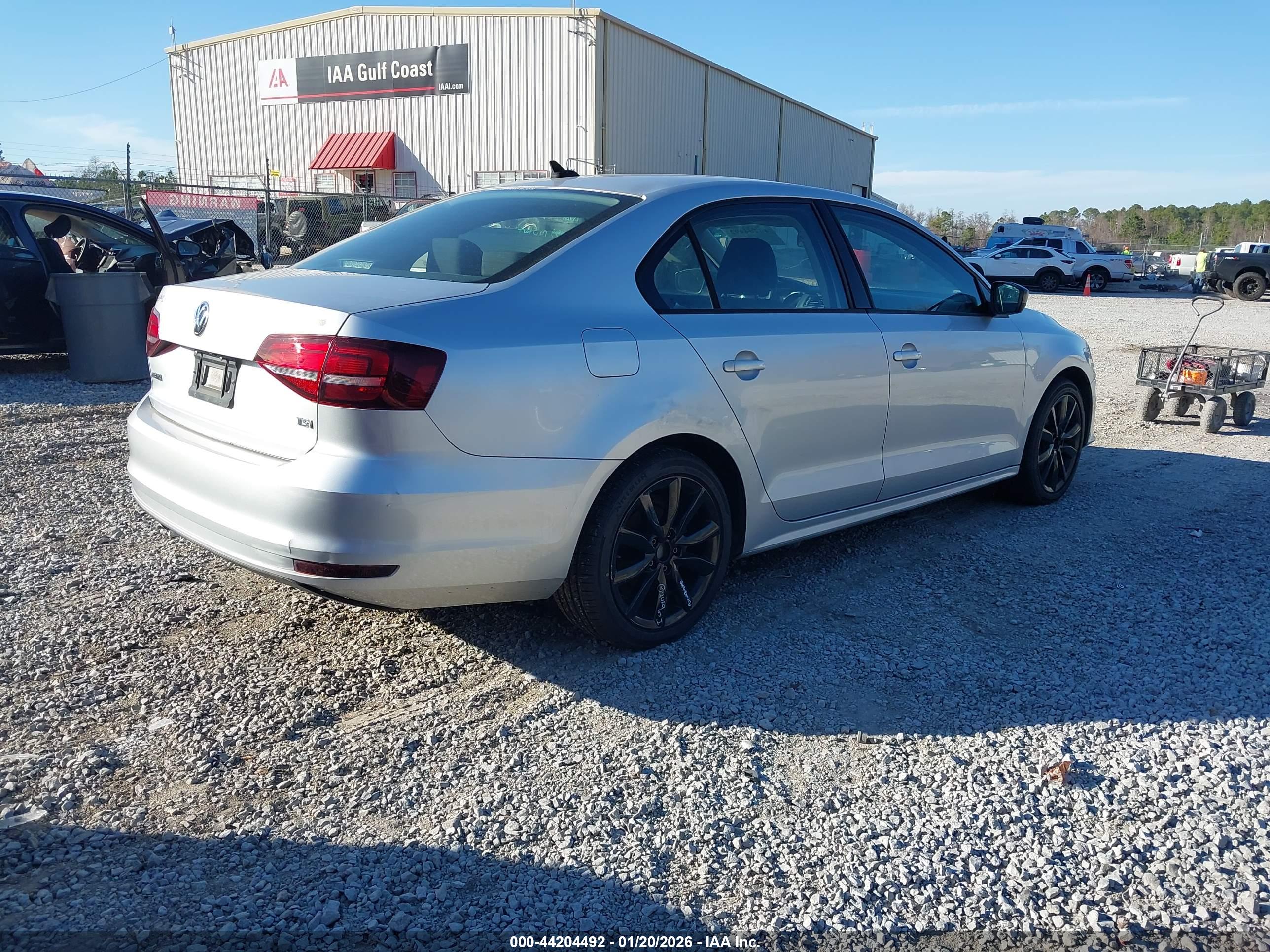 VOLKSWAGEN JETTA image 4