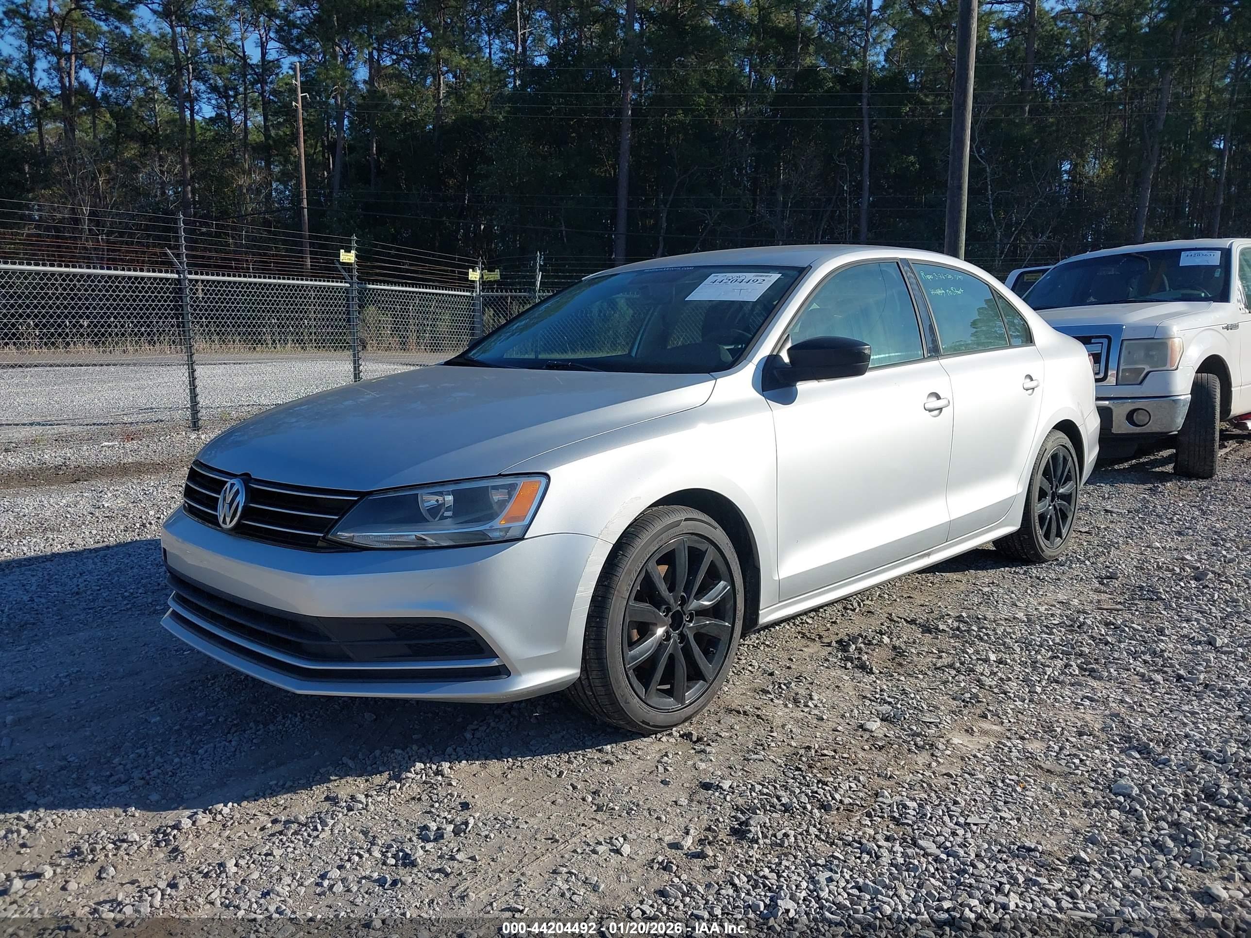 VOLKSWAGEN JETTA image 6