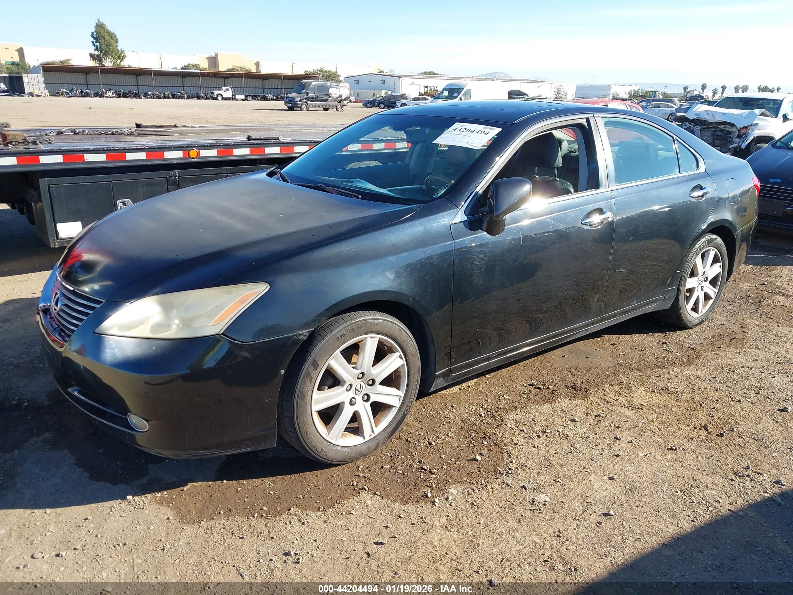 LEXUS ES image 2
