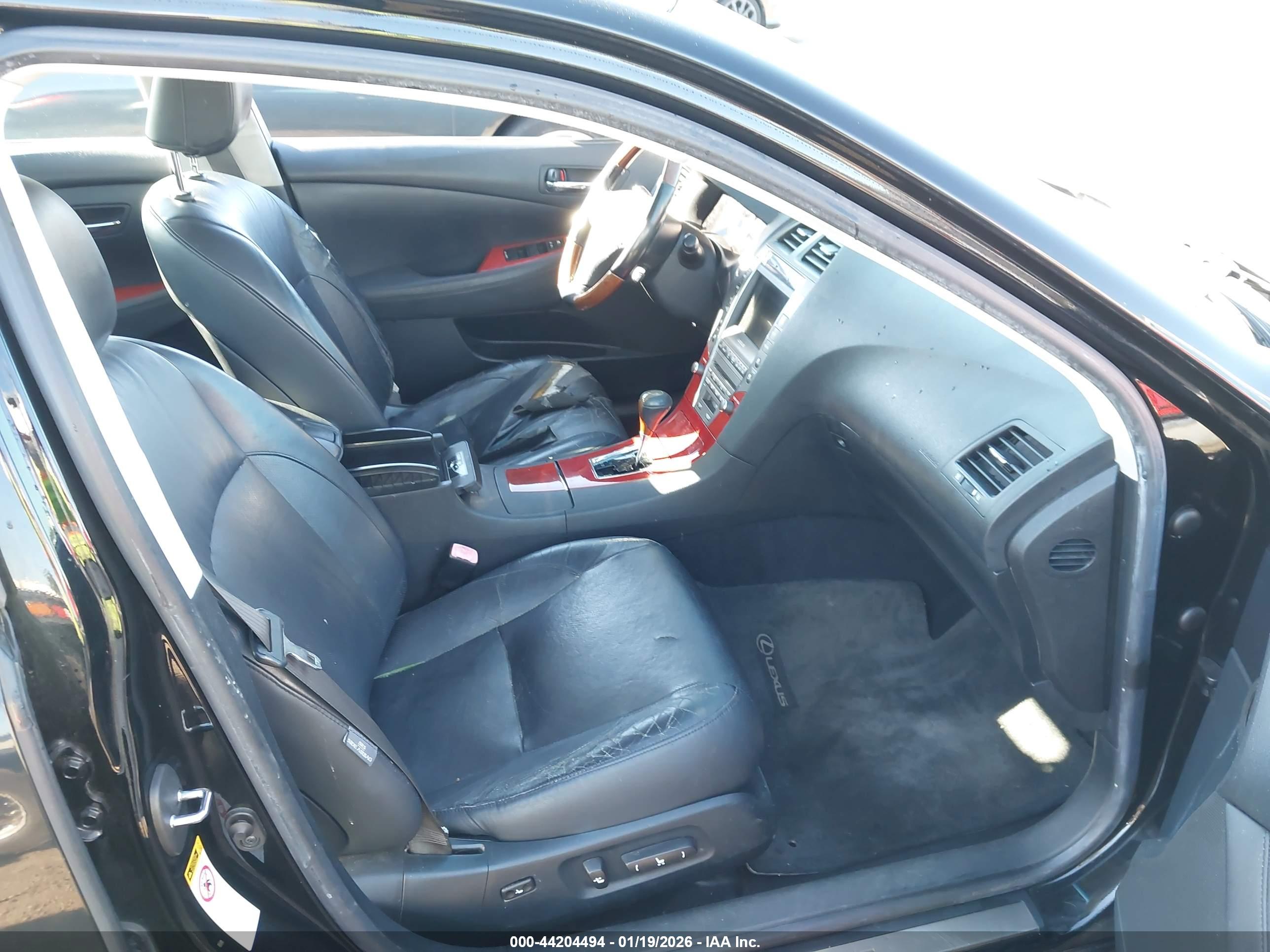 LEXUS ES image 5