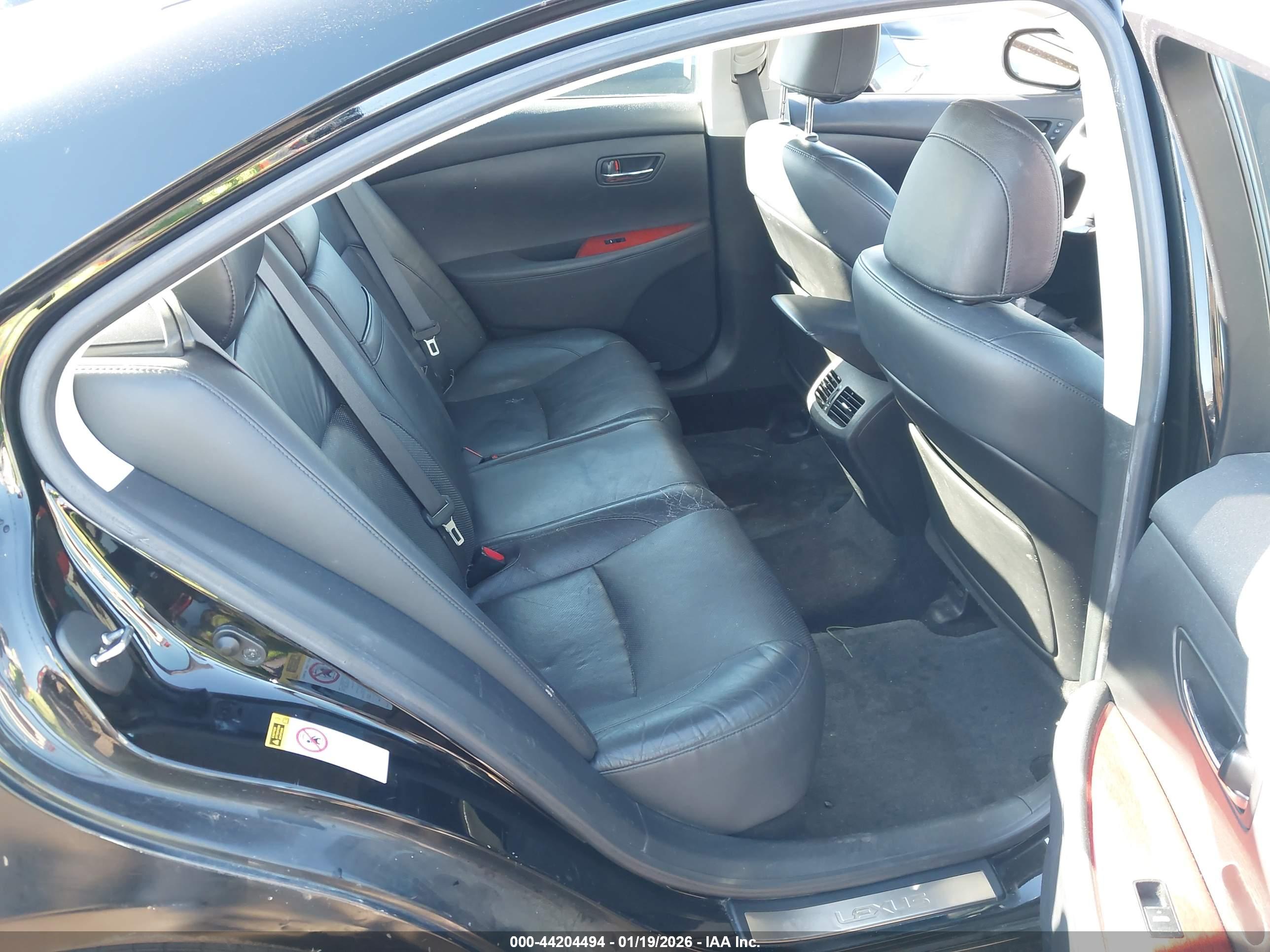 LEXUS ES image 8