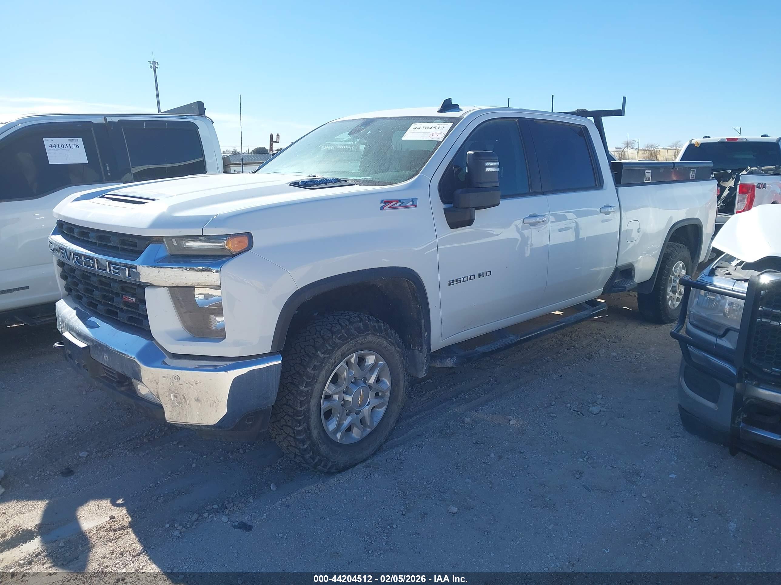 CHEVROLET SILVERADO image 2