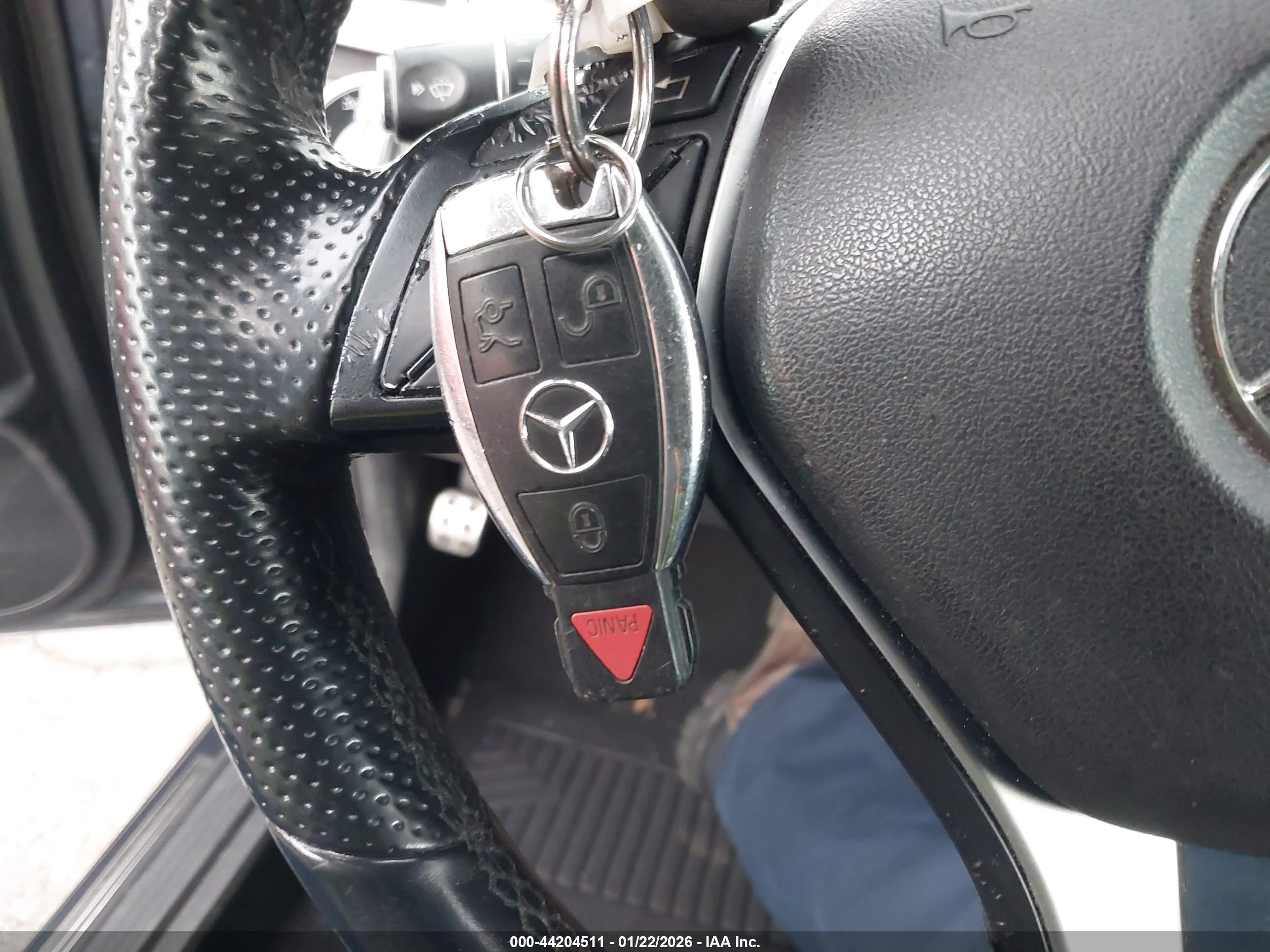 MERCEDES-BENZ E image 11