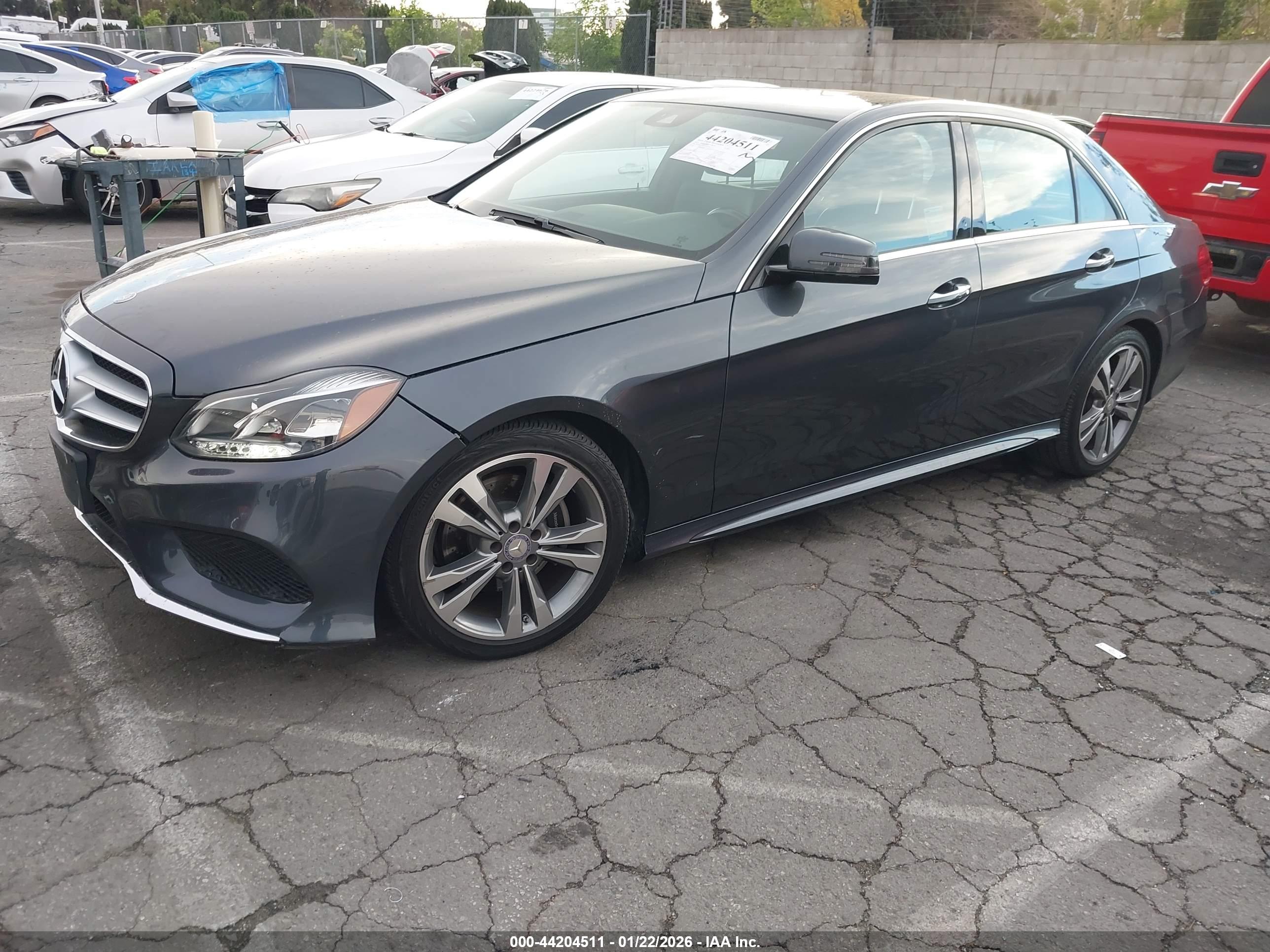 MERCEDES-BENZ E image 2