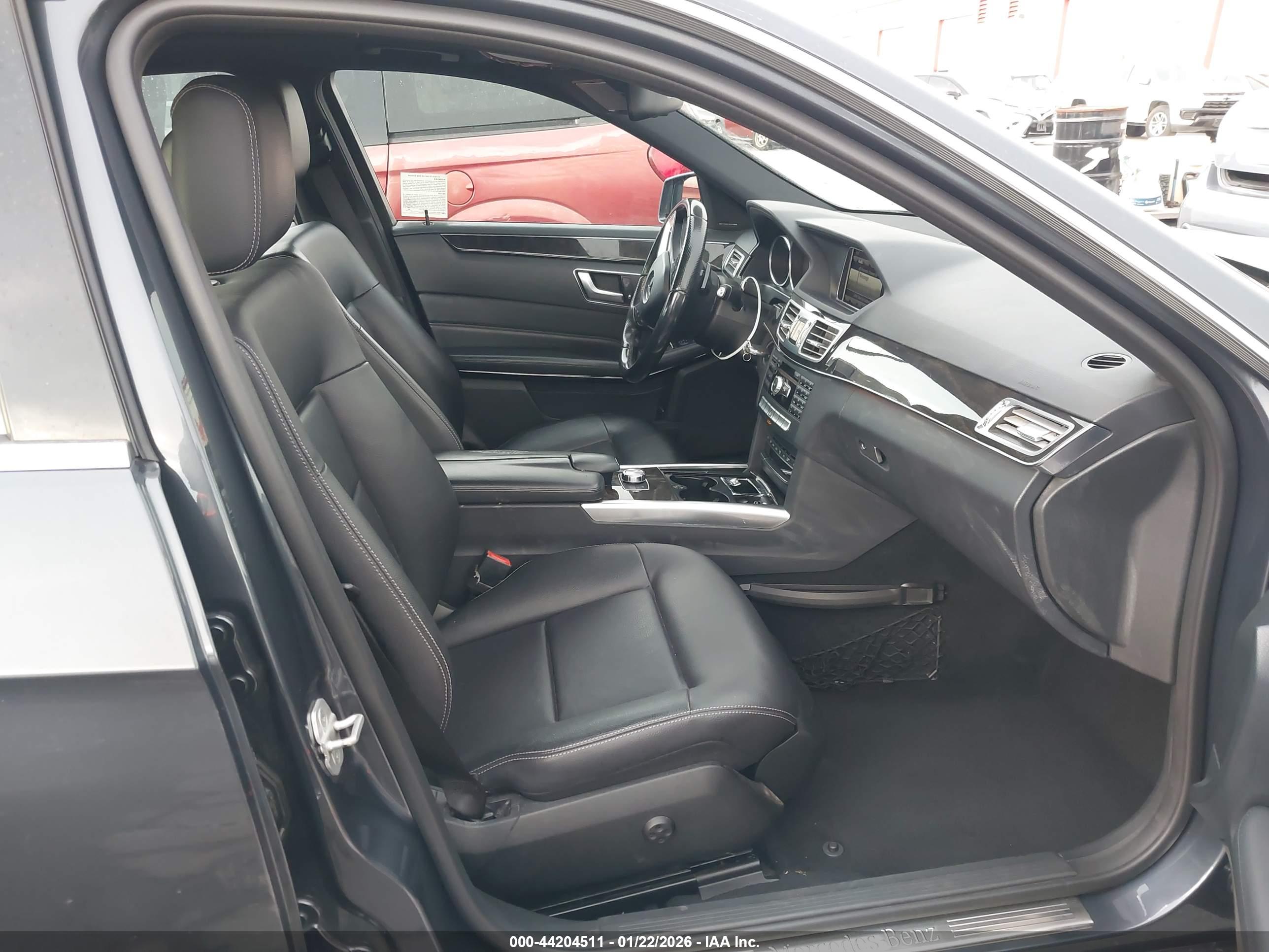 MERCEDES-BENZ E image 5
