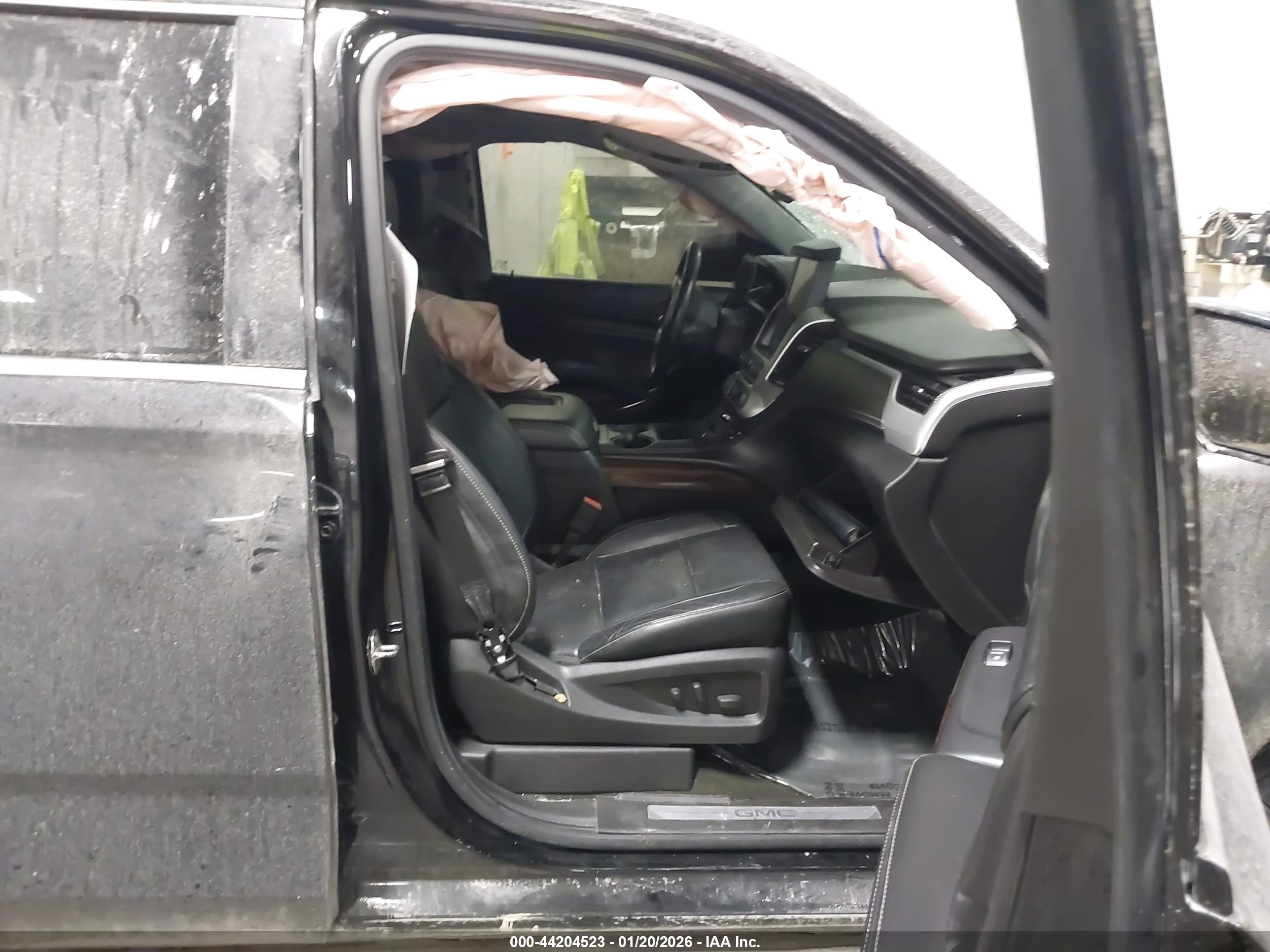 GMC YUKON image 5