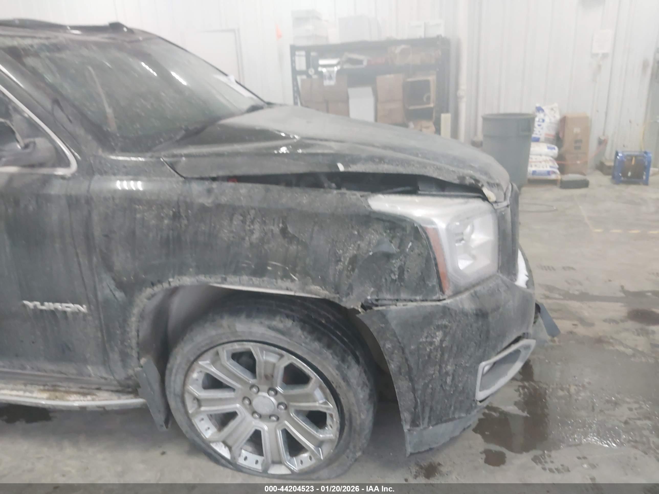 GMC YUKON image 6