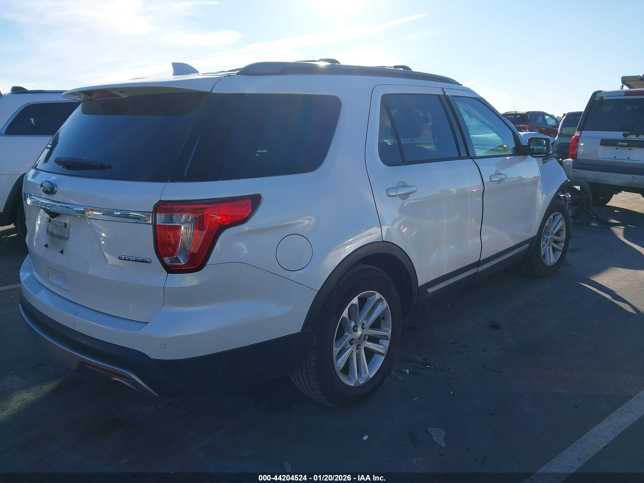 FORD EXPLORER image 4