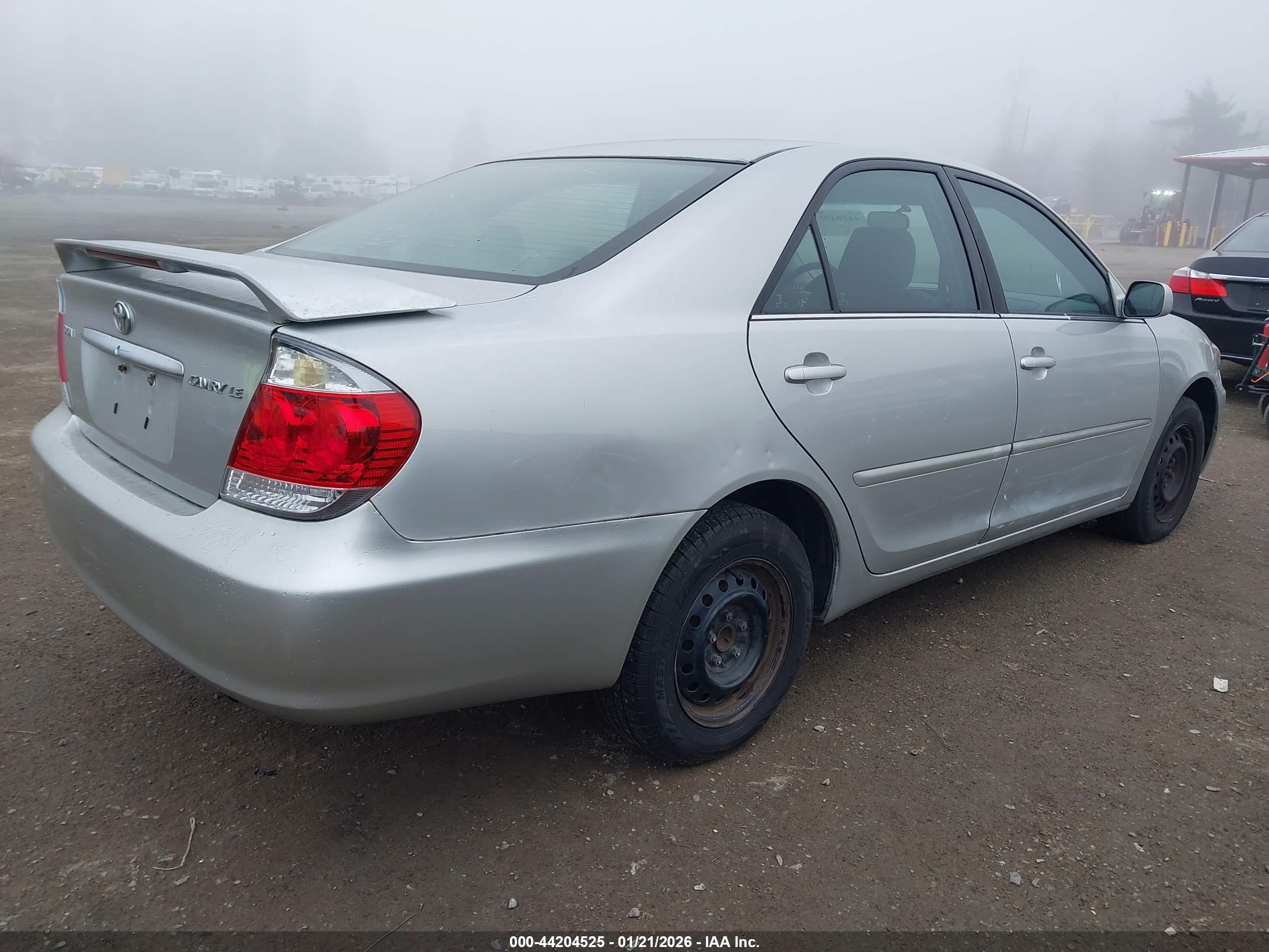 TOYOTA CAMRY image 4