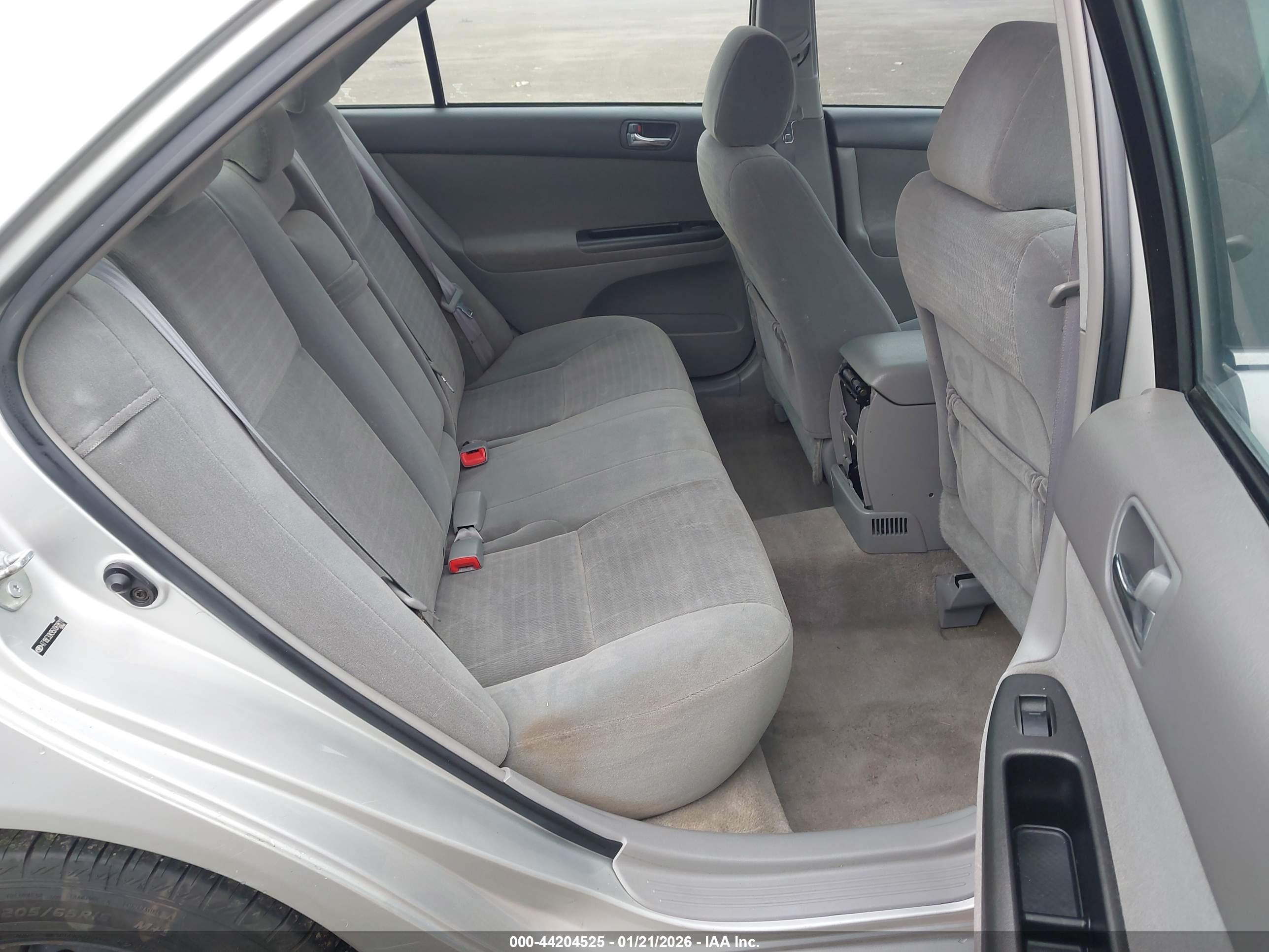 TOYOTA CAMRY image 8