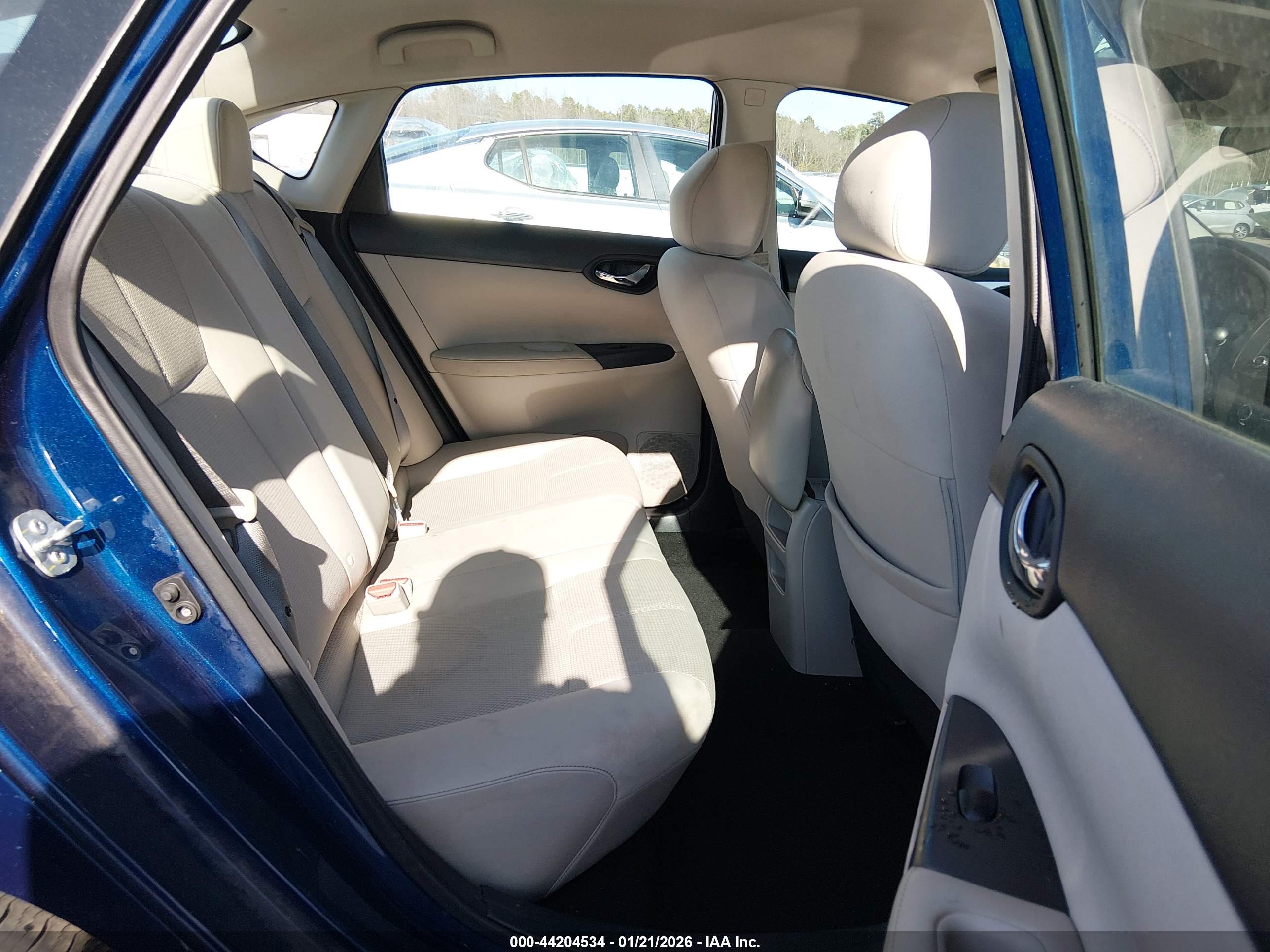 NISSAN SENTRA image 8