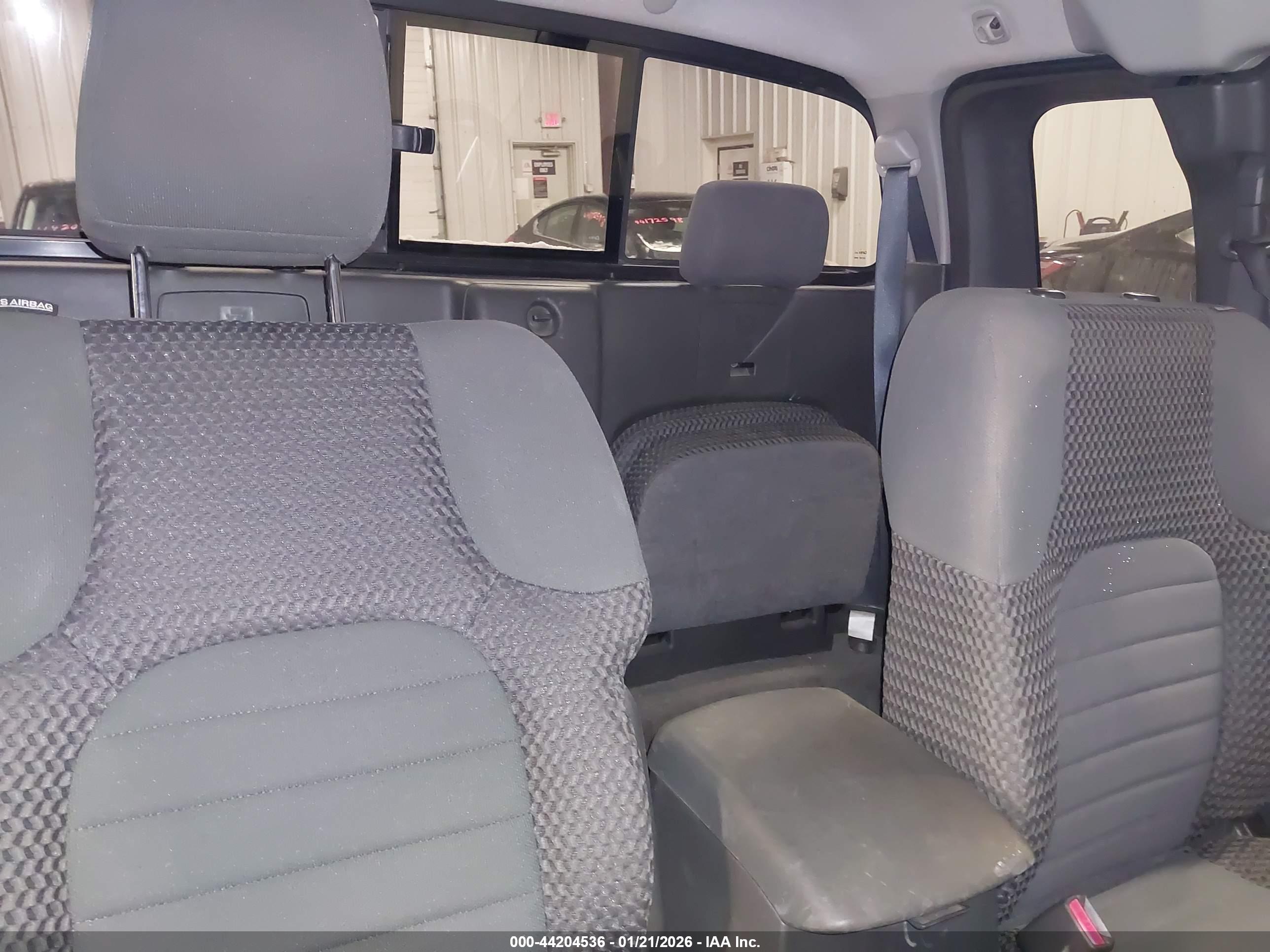 NISSAN FRONTIER image 8