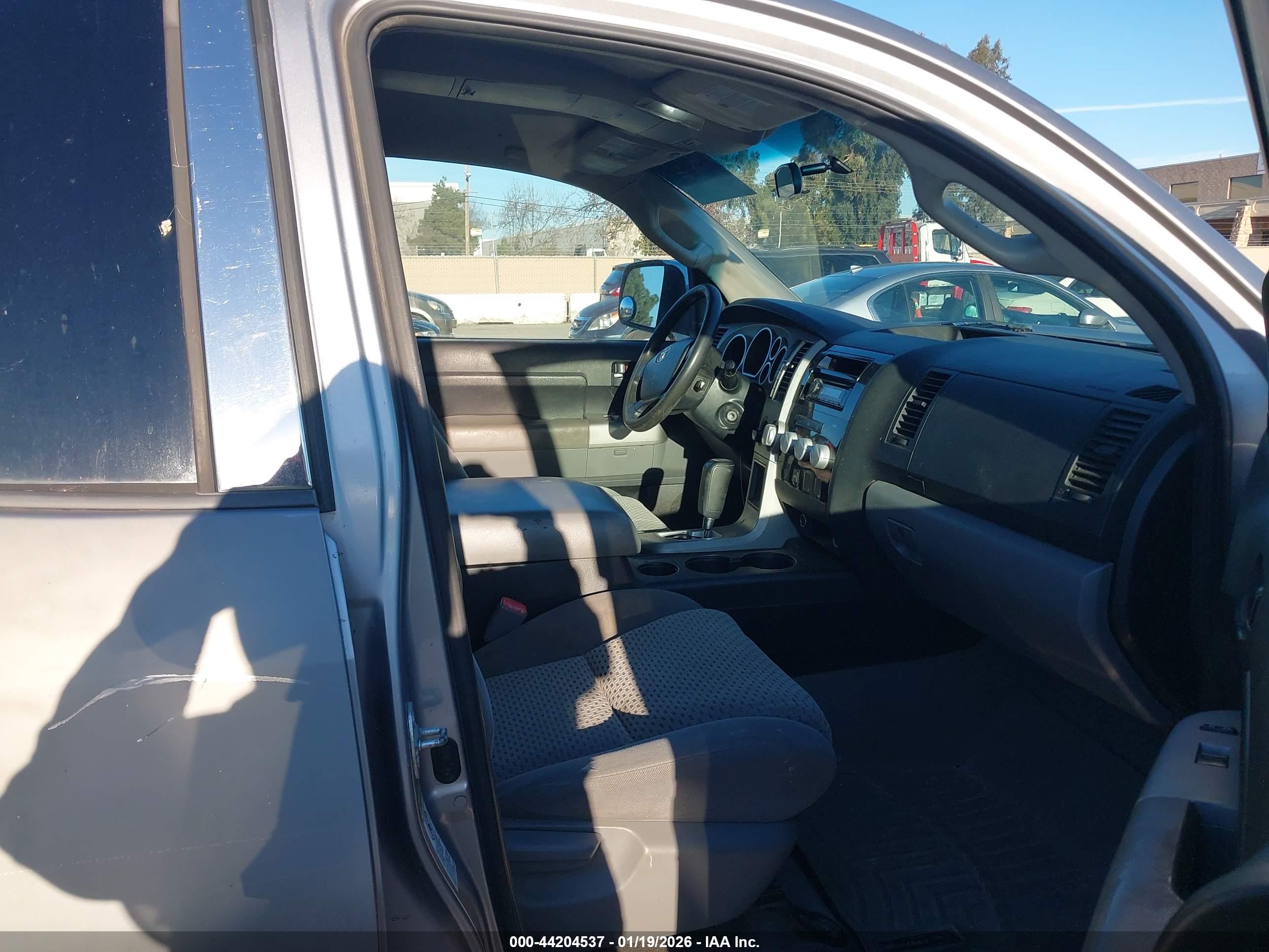 TOYOTA TUNDRA image 5