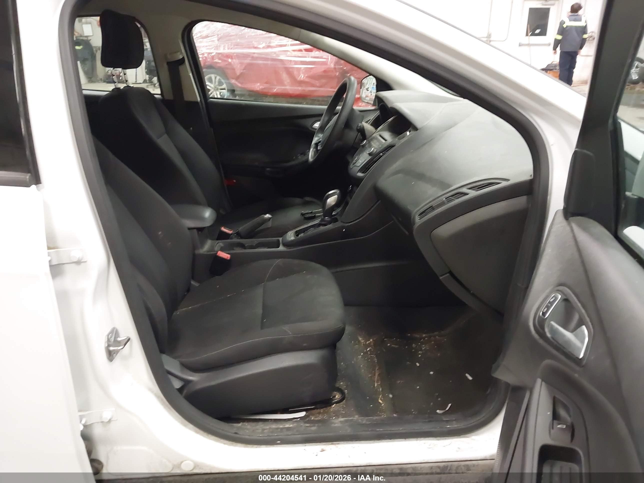 FORD FOCUS image 5