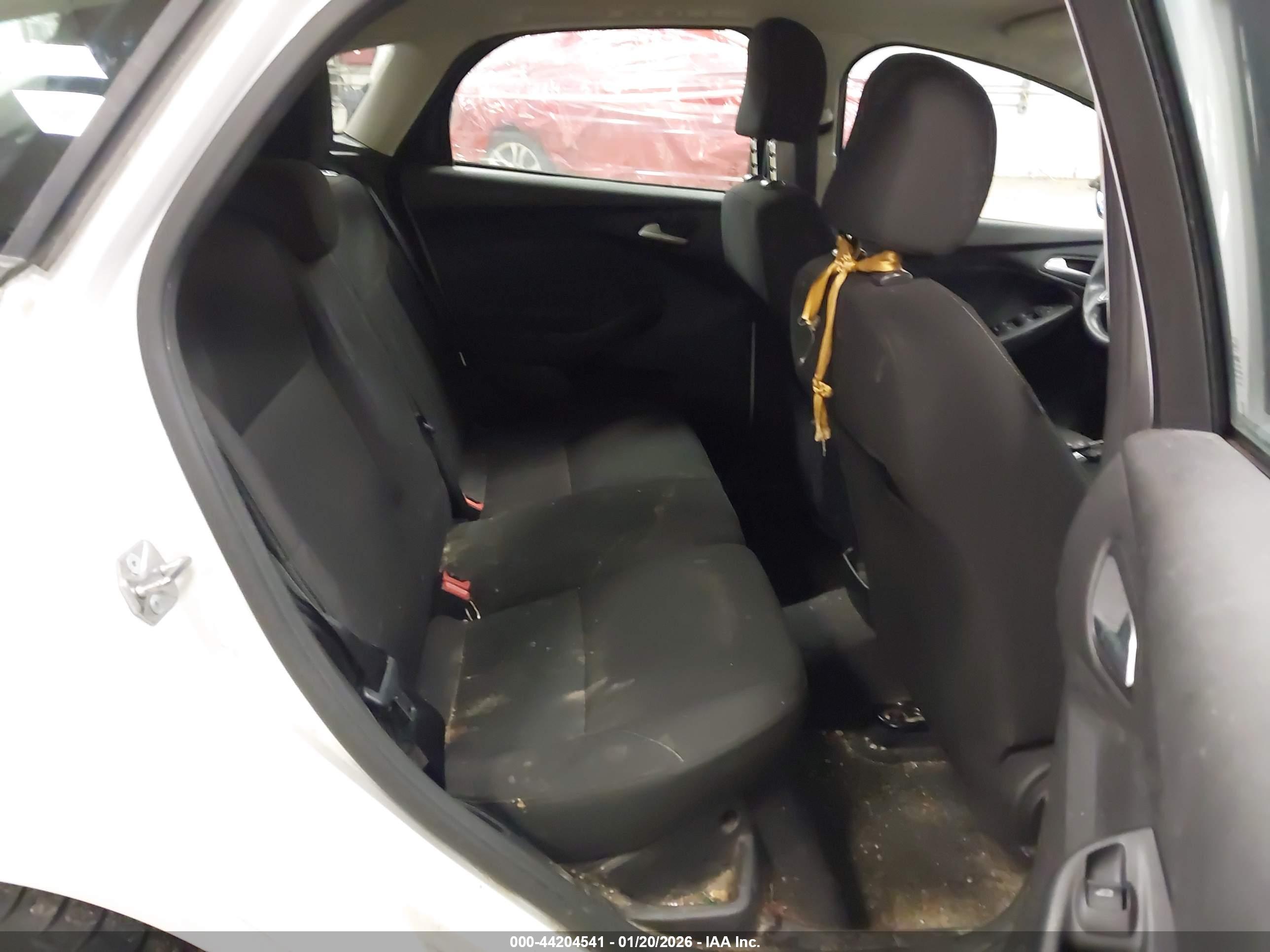 FORD FOCUS image 8