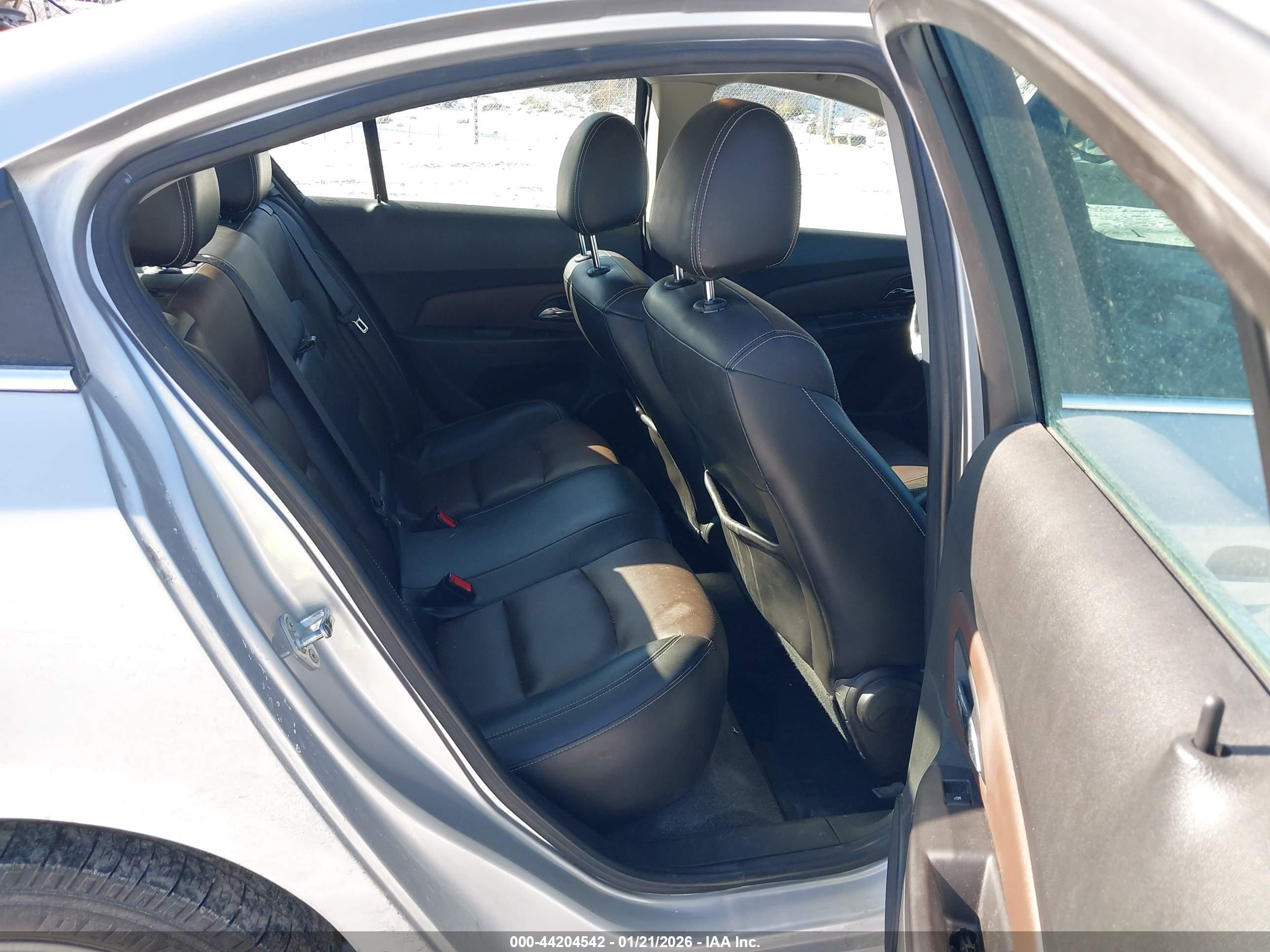 CHEVROLET CRUZE image 8