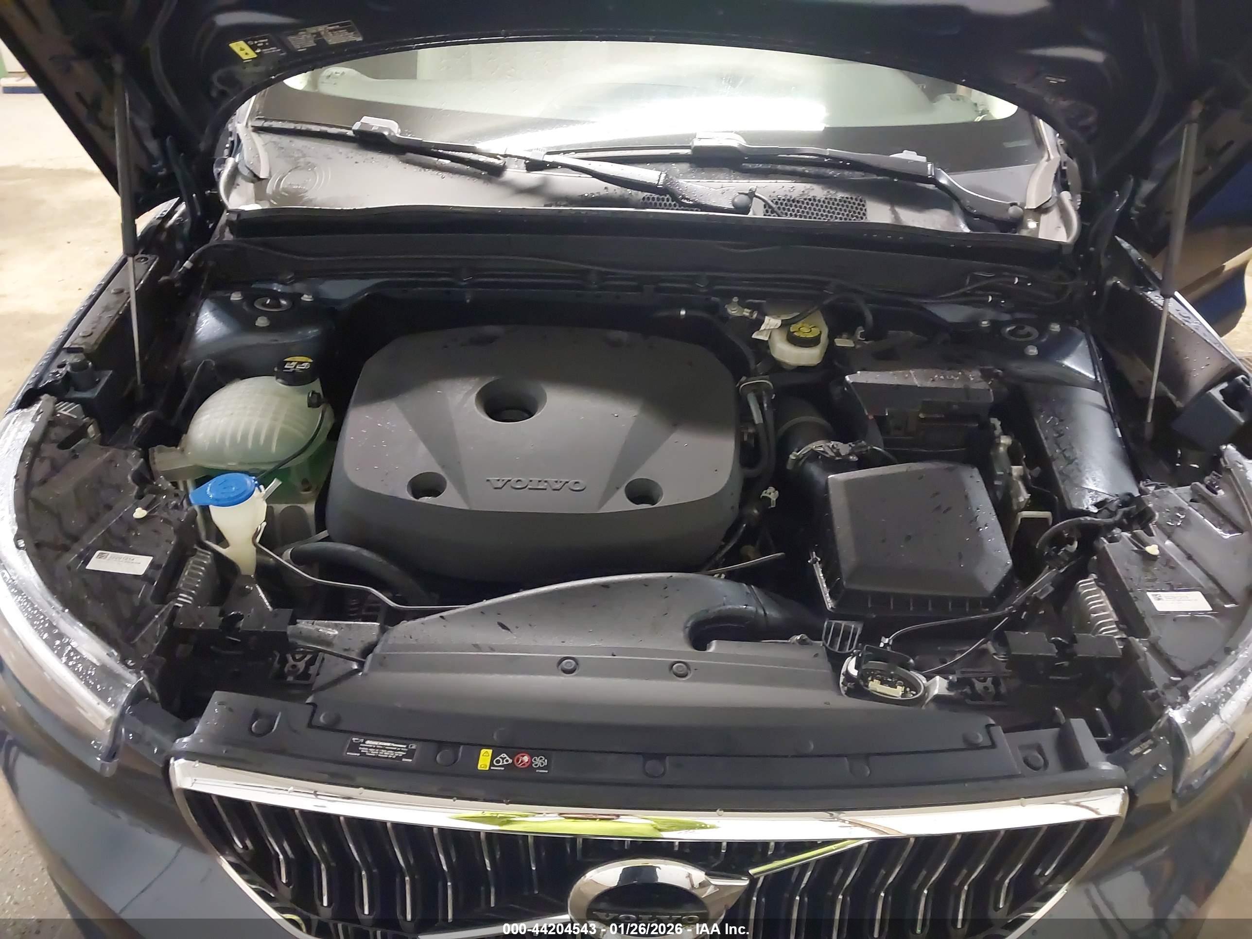 VOLVO XC40 image 10