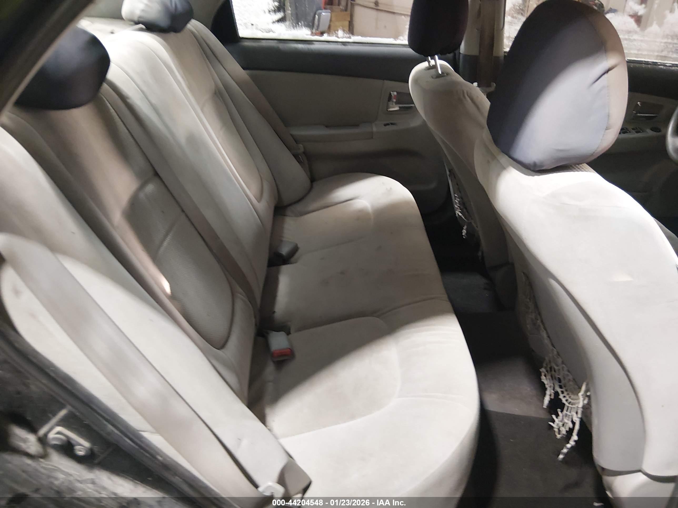 KIA SPECTRA image 8