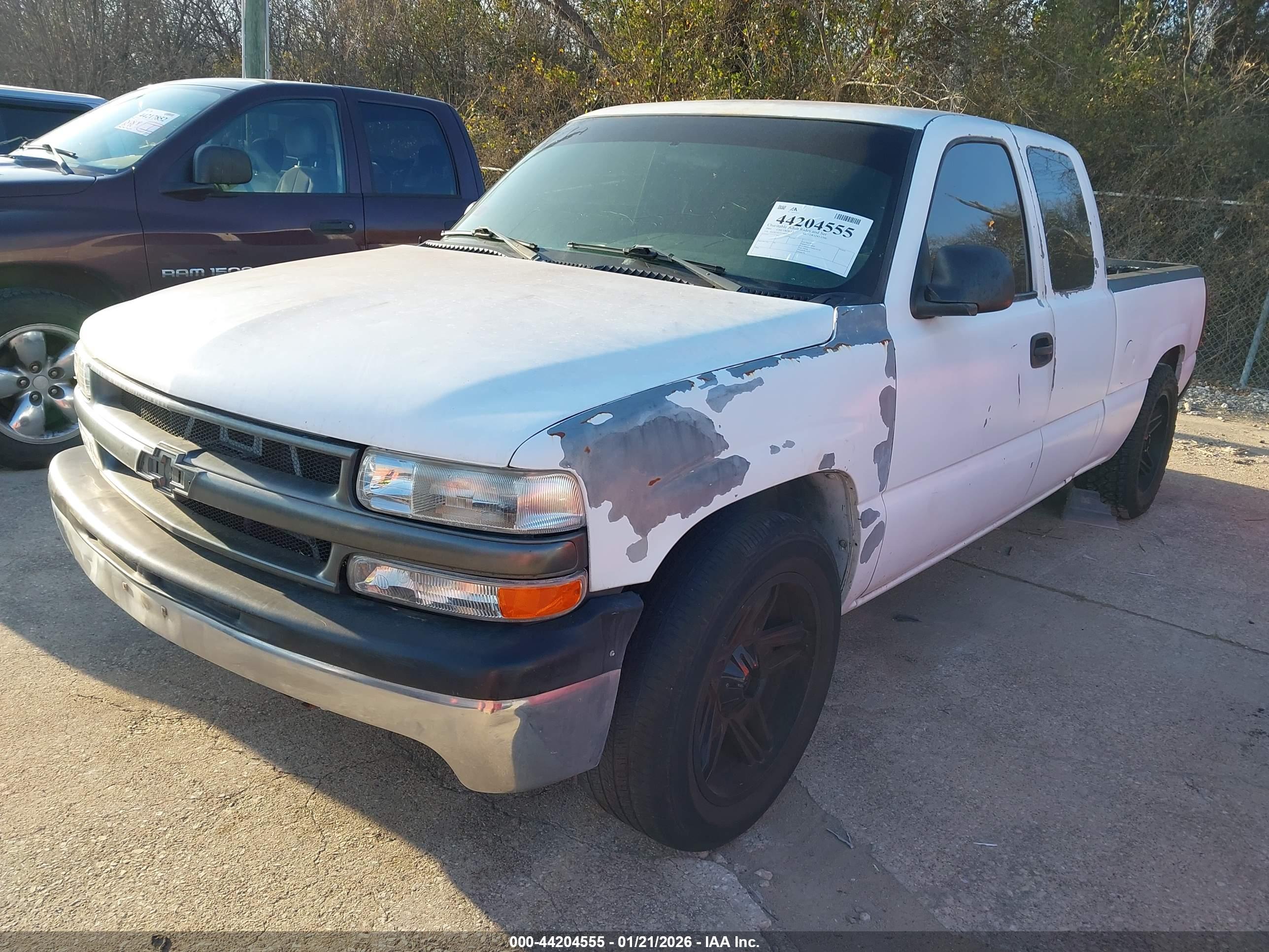 CHEVROLET SILVERADO image 2
