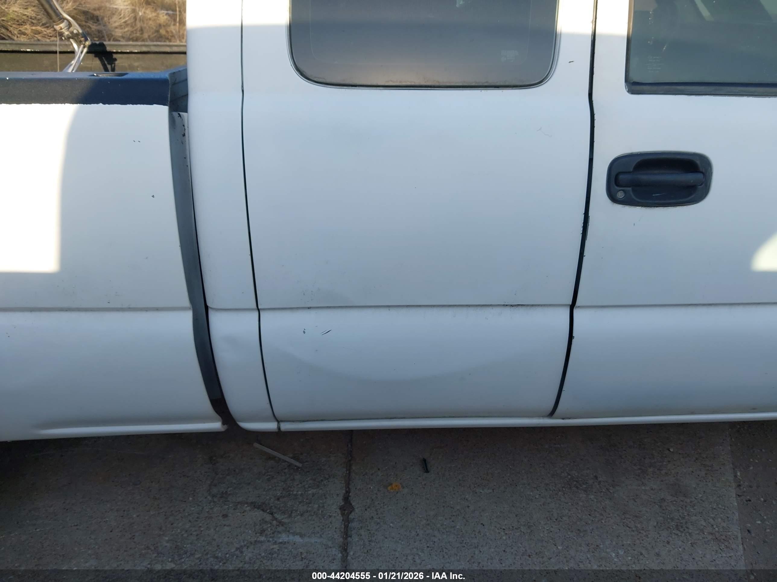 CHEVROLET SILVERADO image 6
