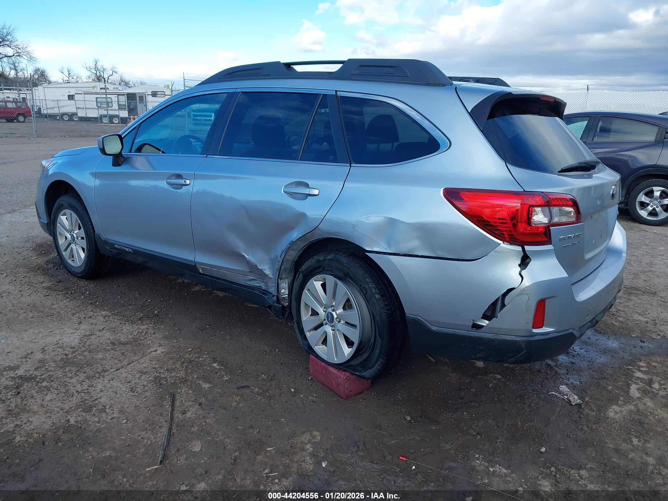 SUBARU OUTBACK image 3
