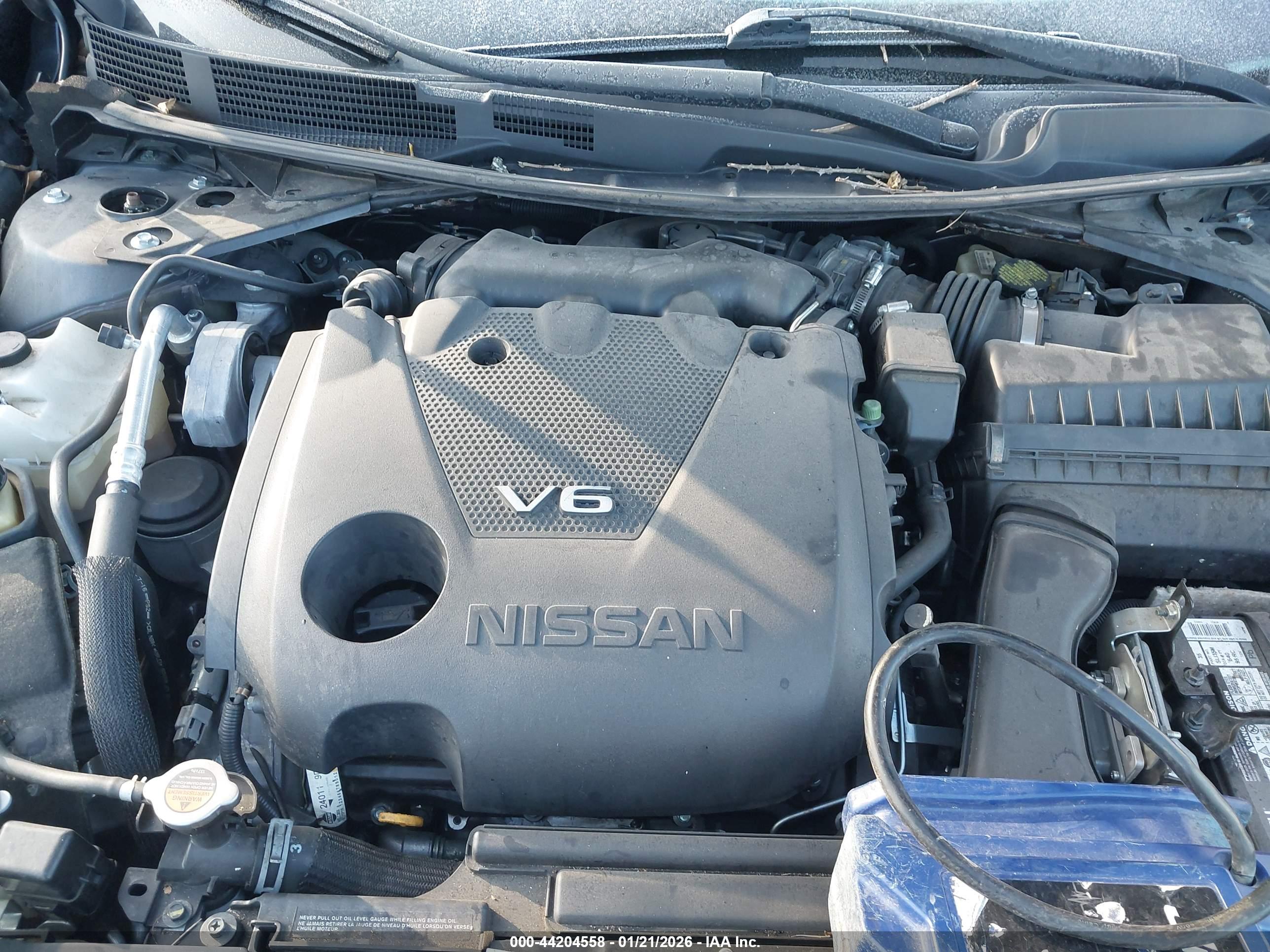 NISSAN MAXIMA image 10
