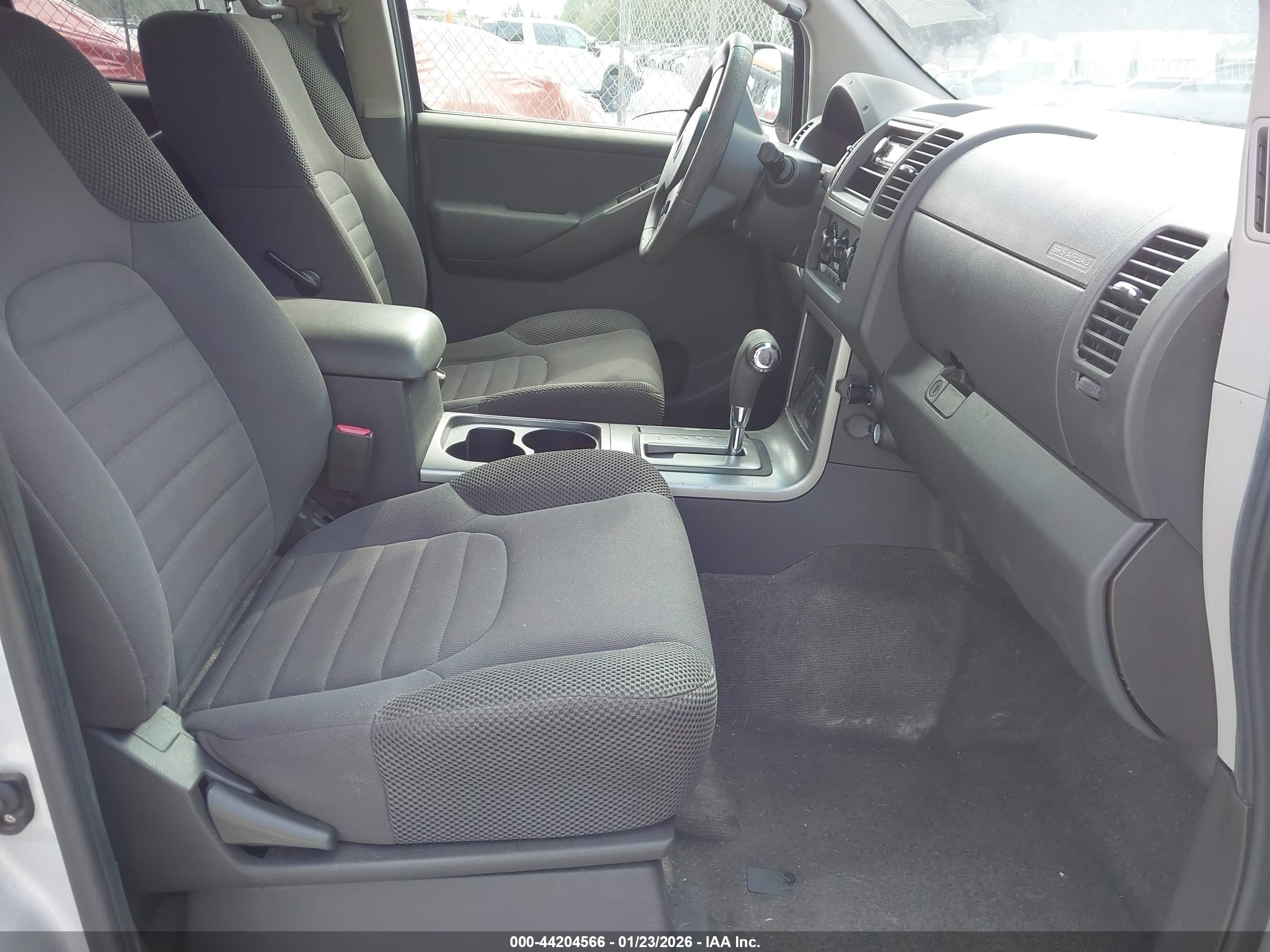 NISSAN PATHFINDER image 5