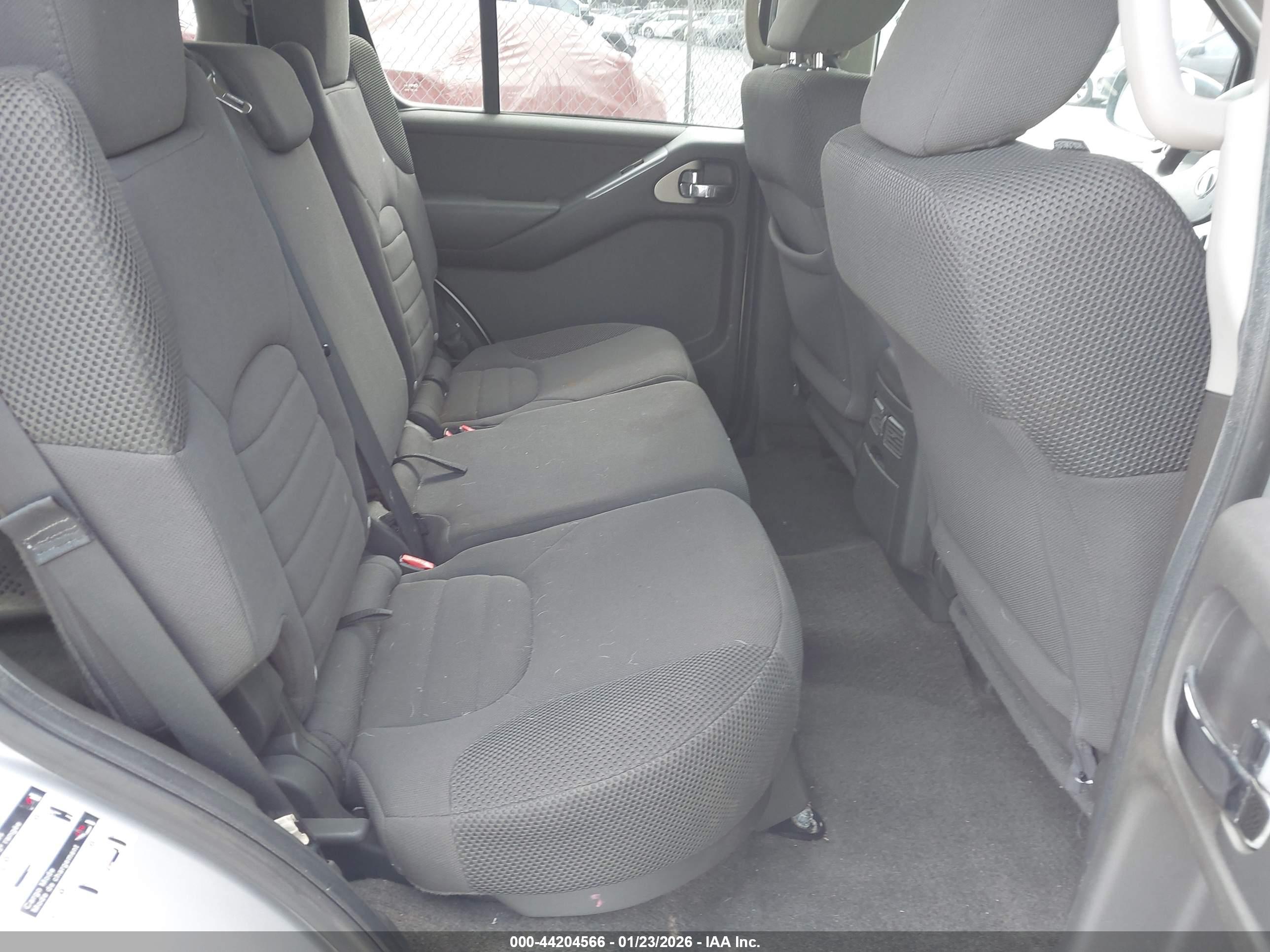 NISSAN PATHFINDER image 8