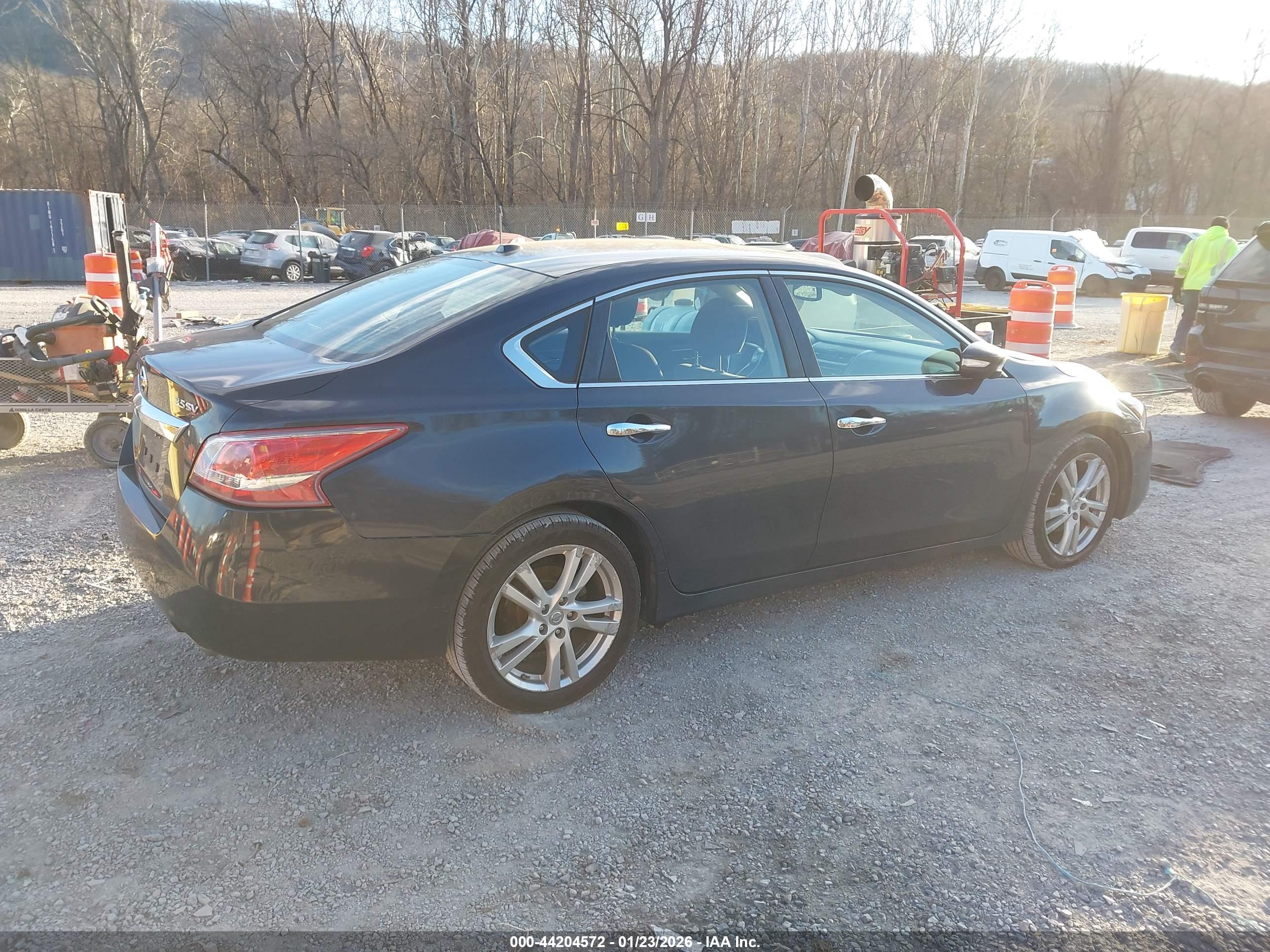 NISSAN ALTIMA image 4