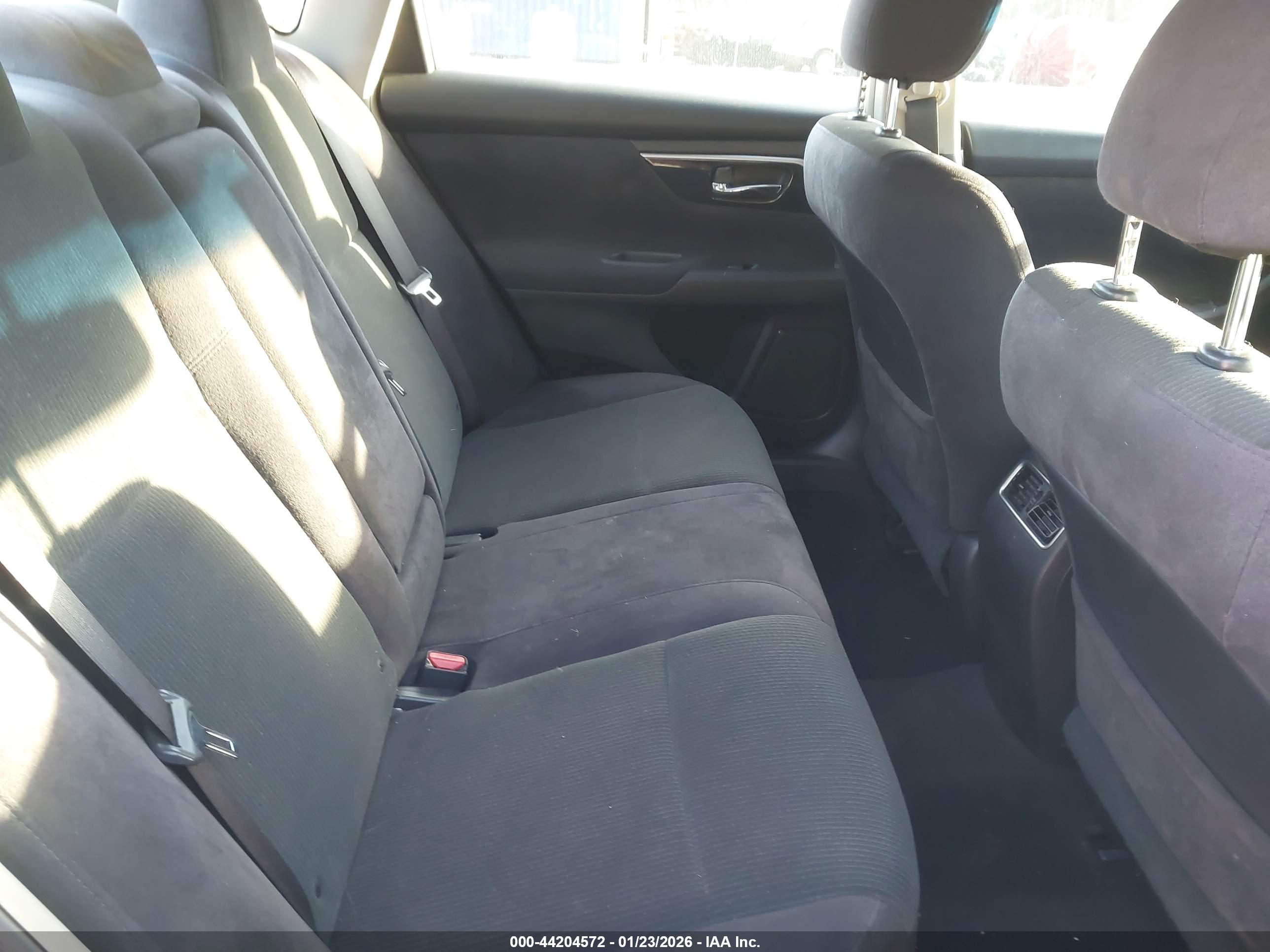 NISSAN ALTIMA image 8