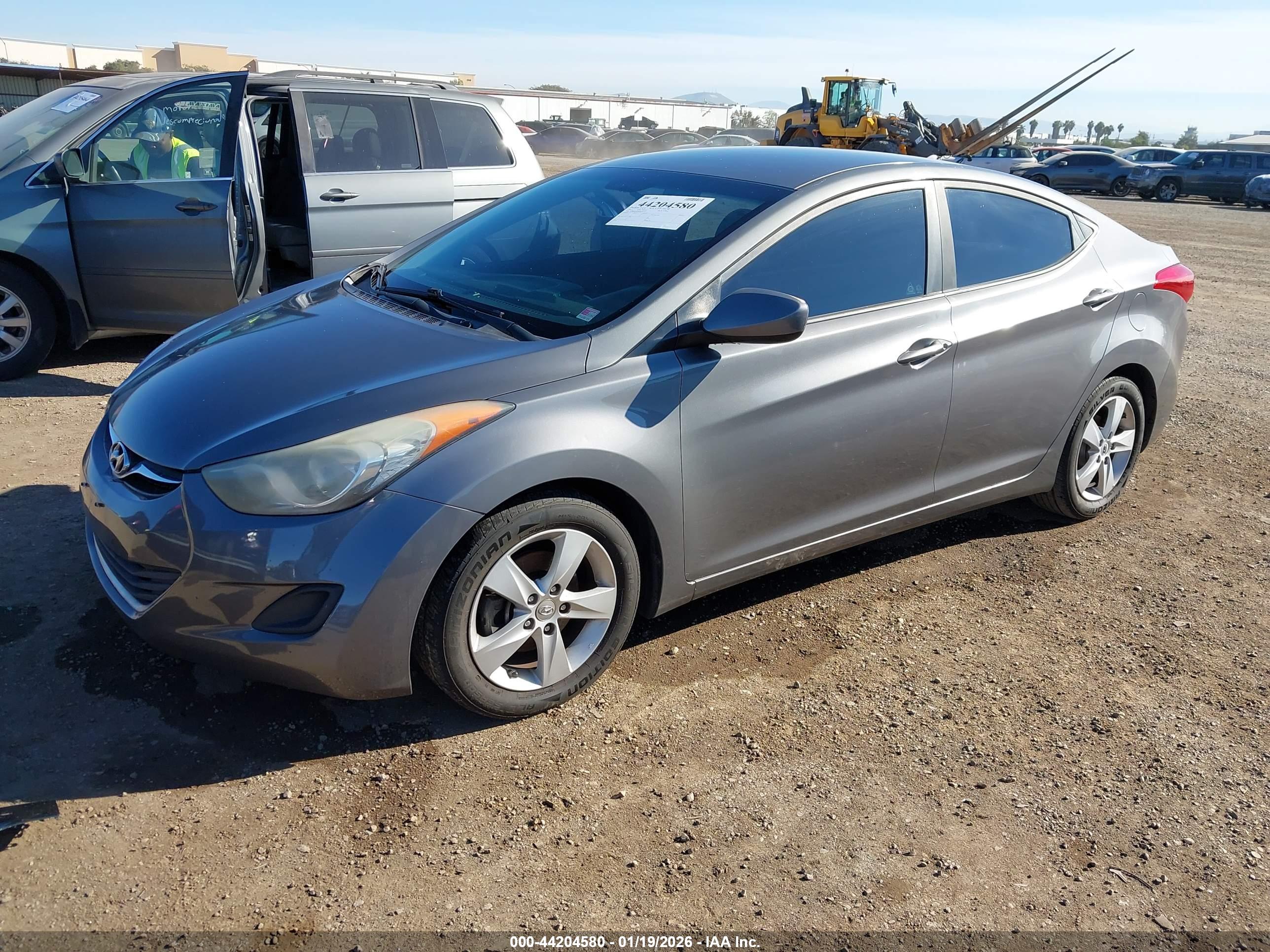 HYUNDAI ELANTRA image 2