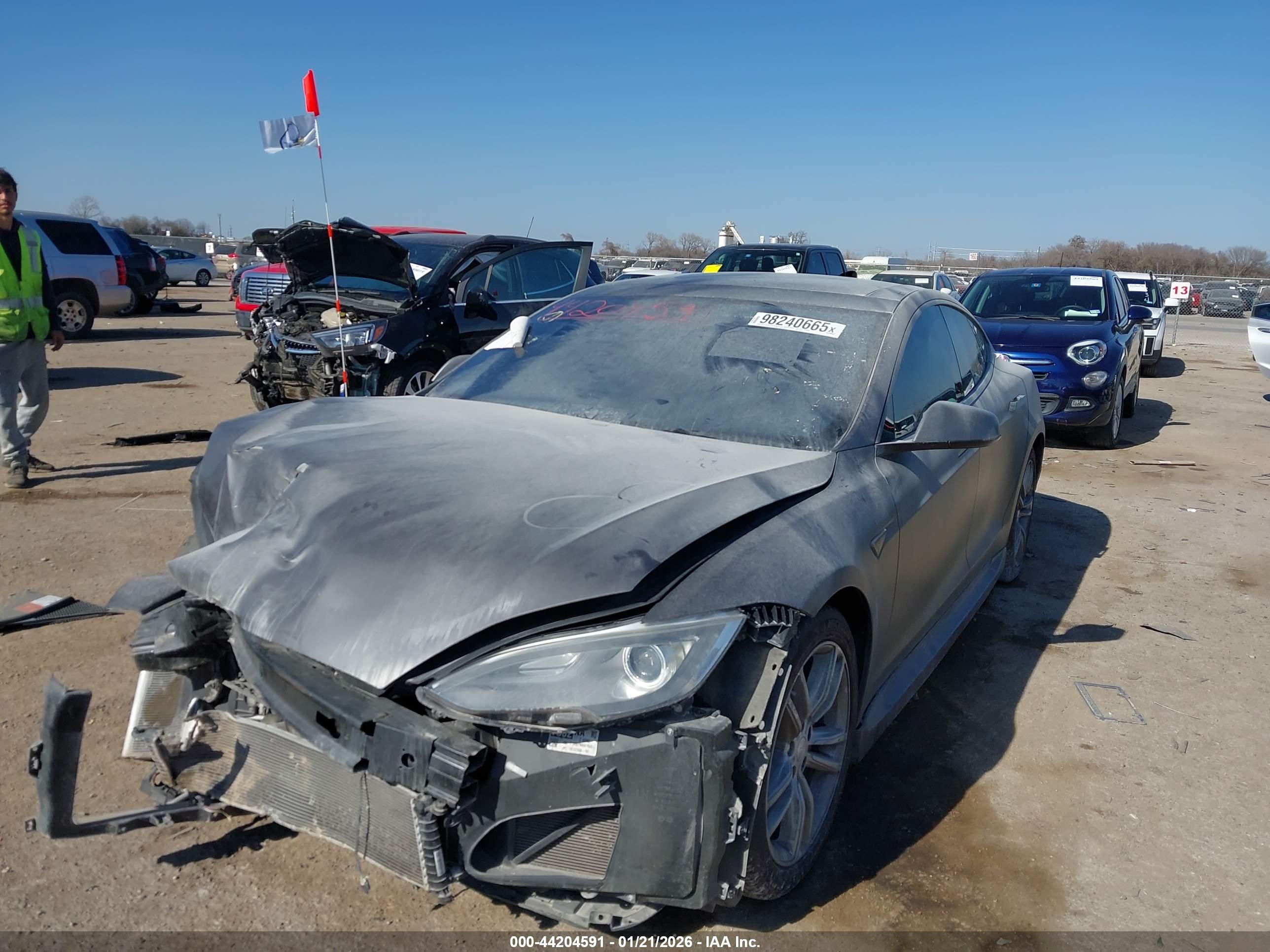 TESLA MODEL image 2