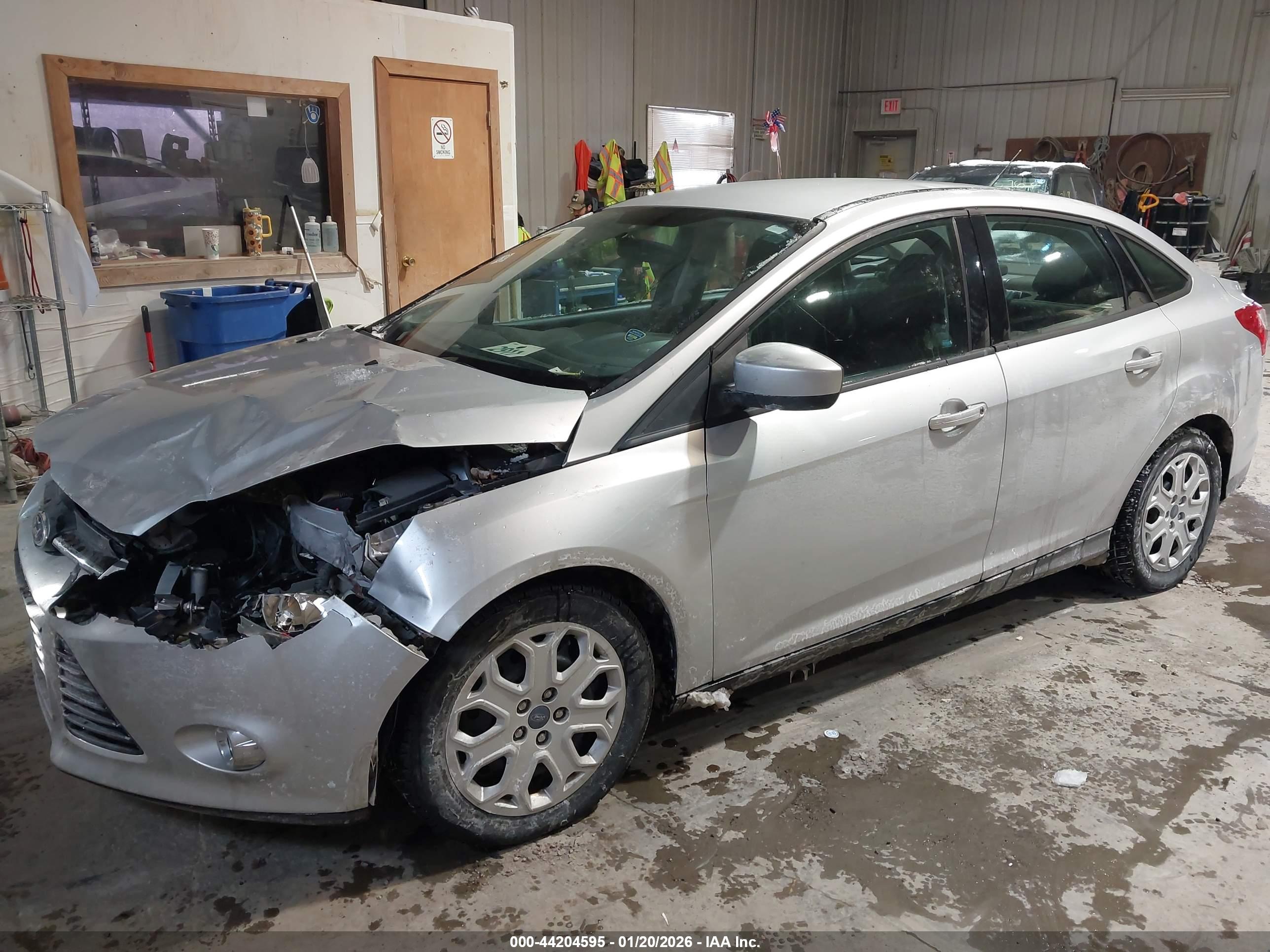 FORD FOCUS image 2