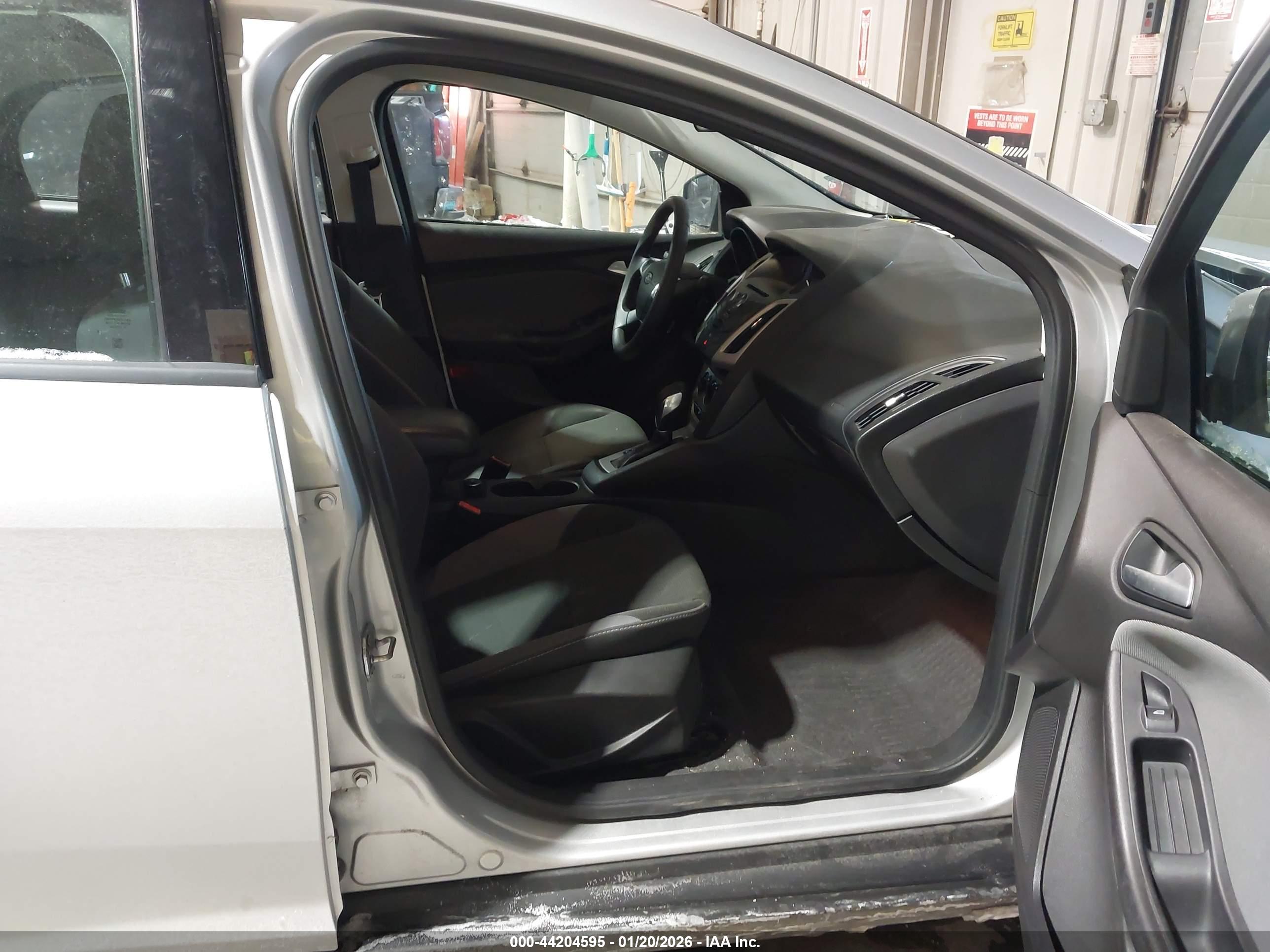 FORD FOCUS image 5