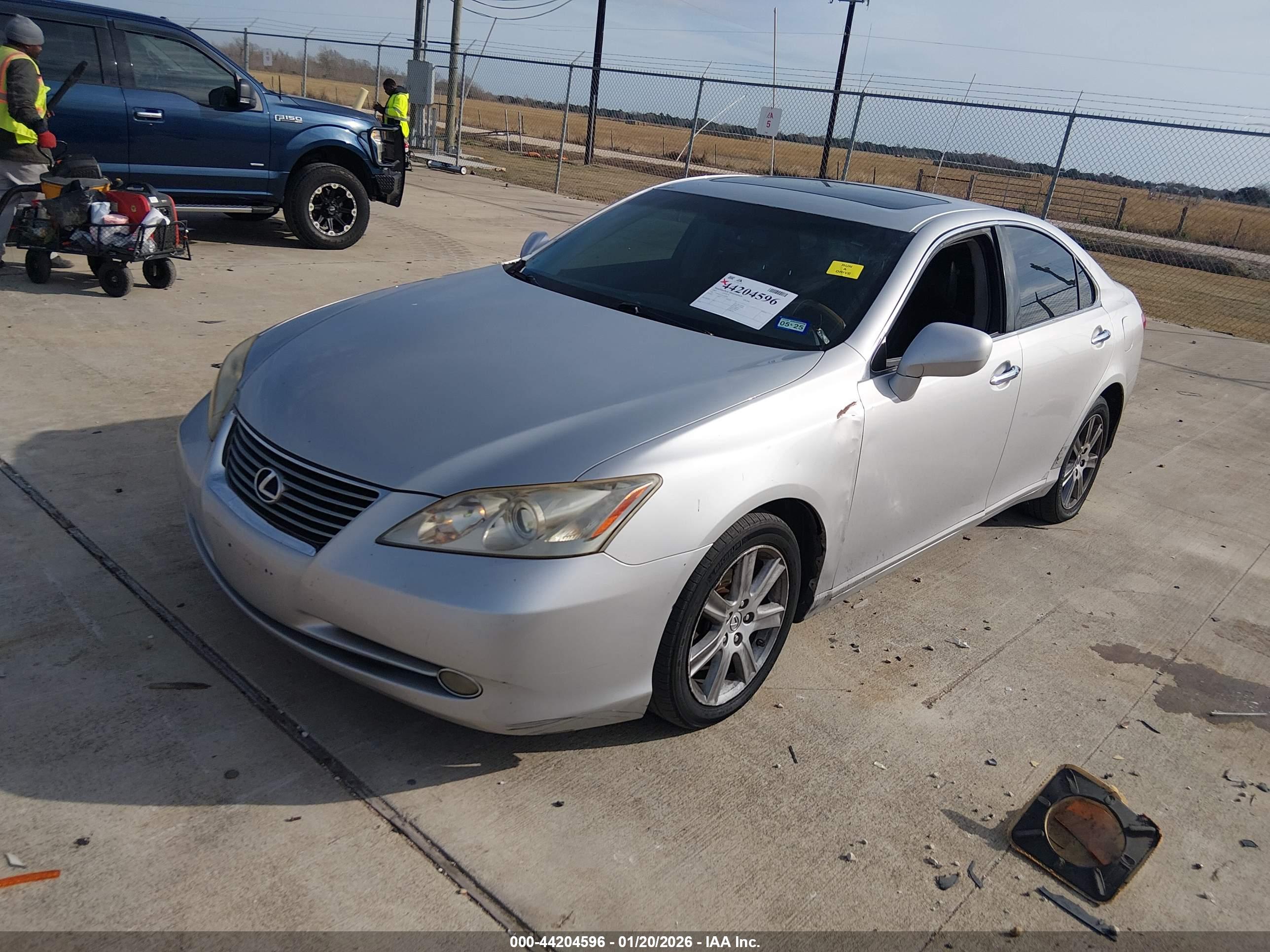 LEXUS ES image 2