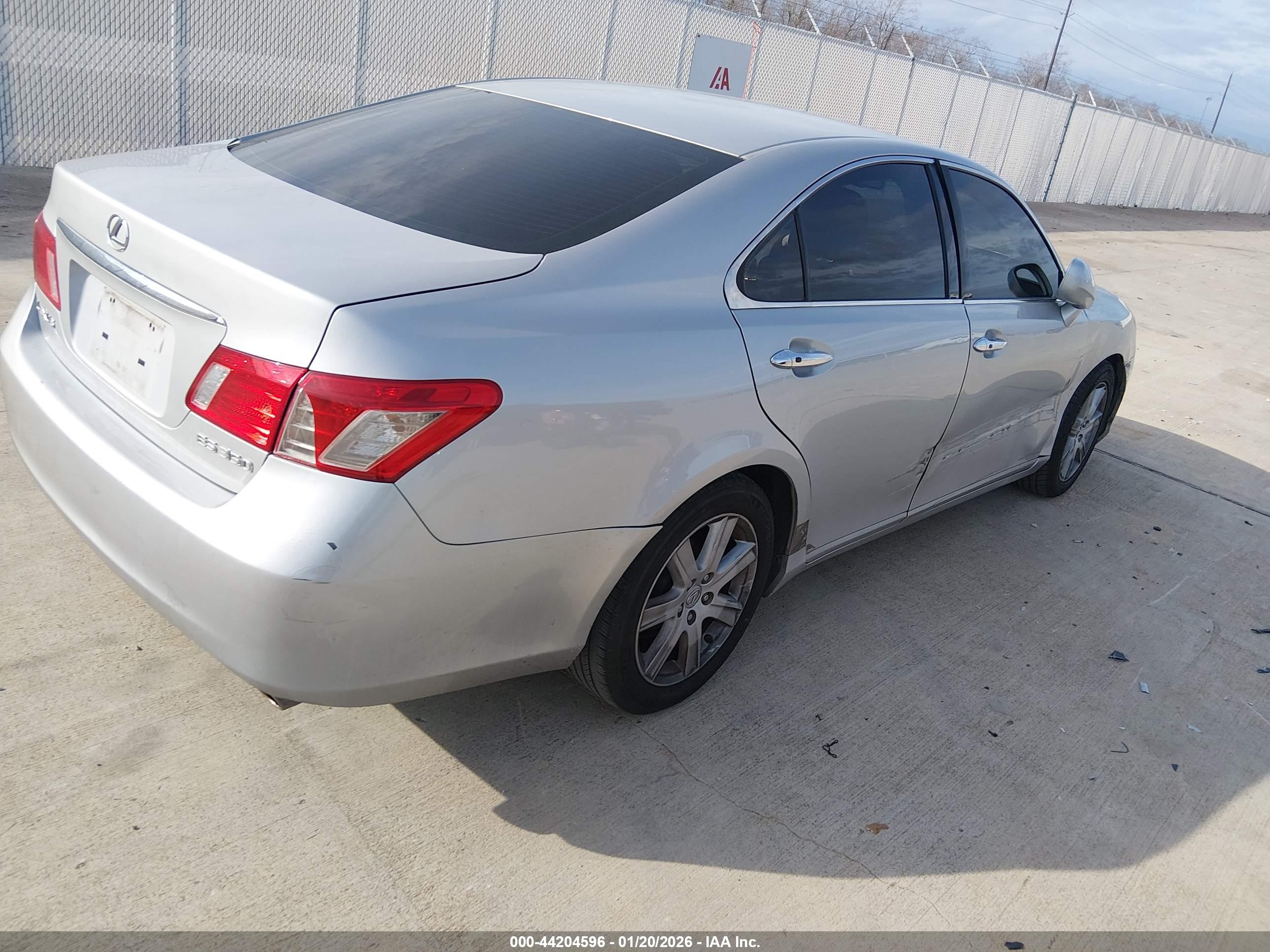LEXUS ES image 4