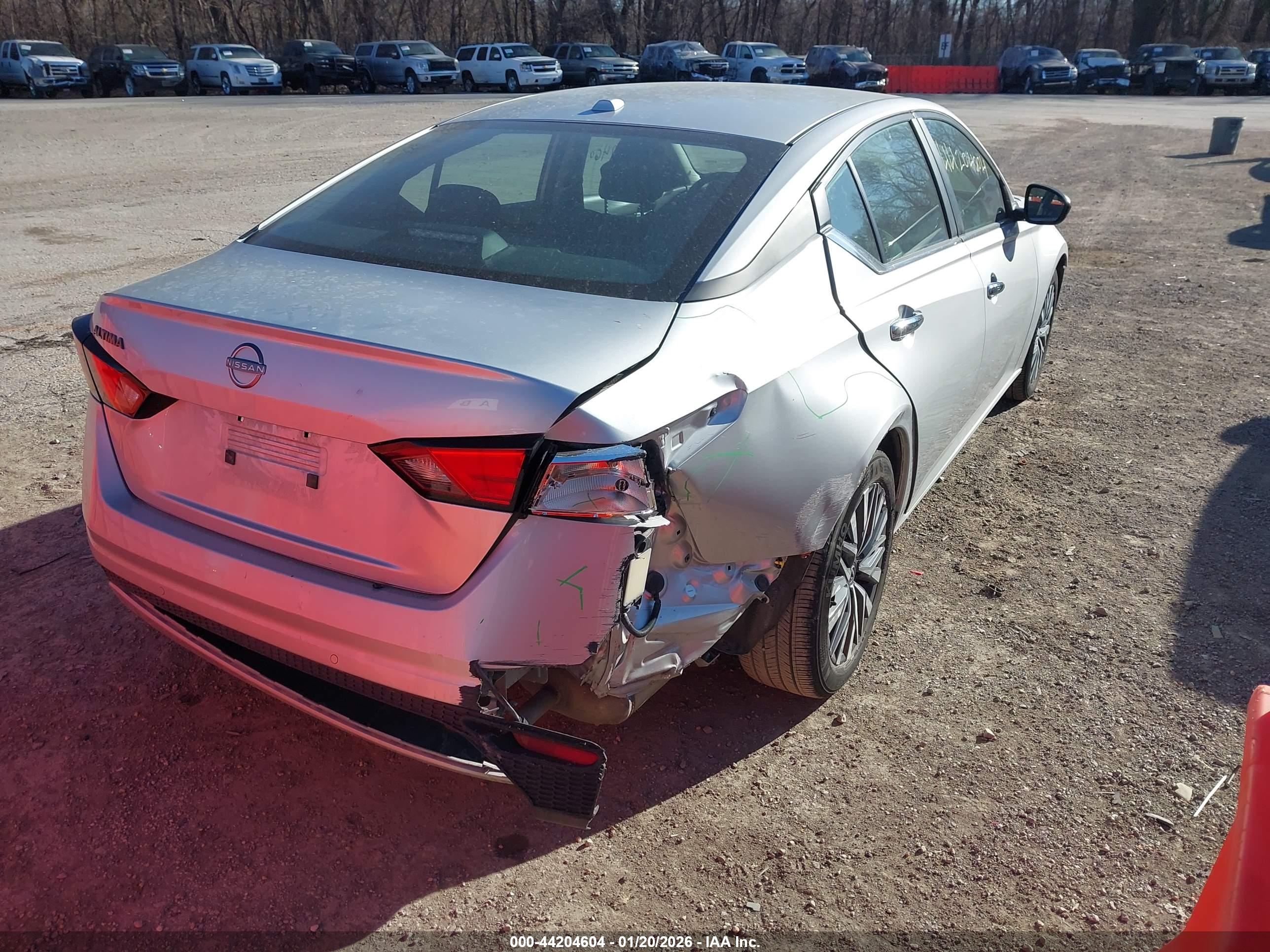 NISSAN ALTIMA image 4