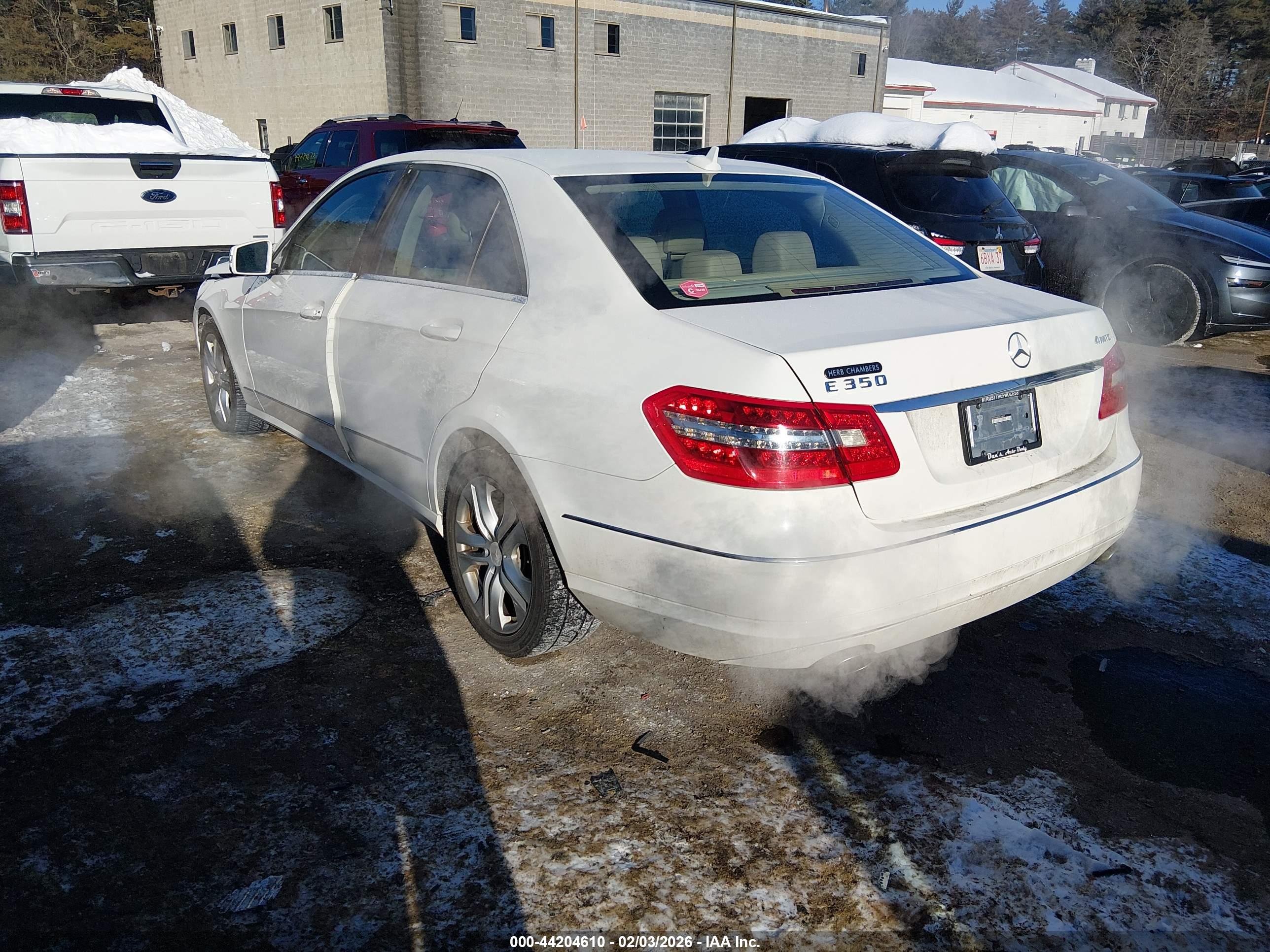 MERCEDES-BENZ E image 3