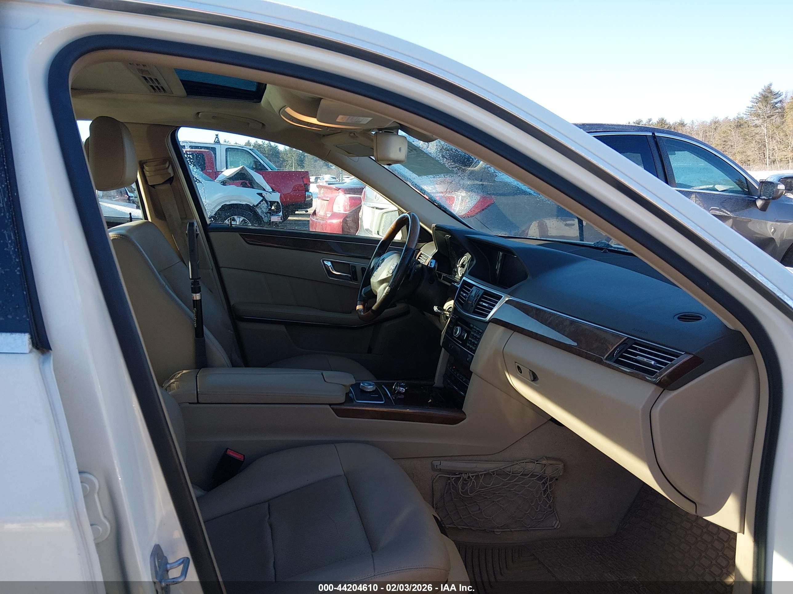 MERCEDES-BENZ E image 5