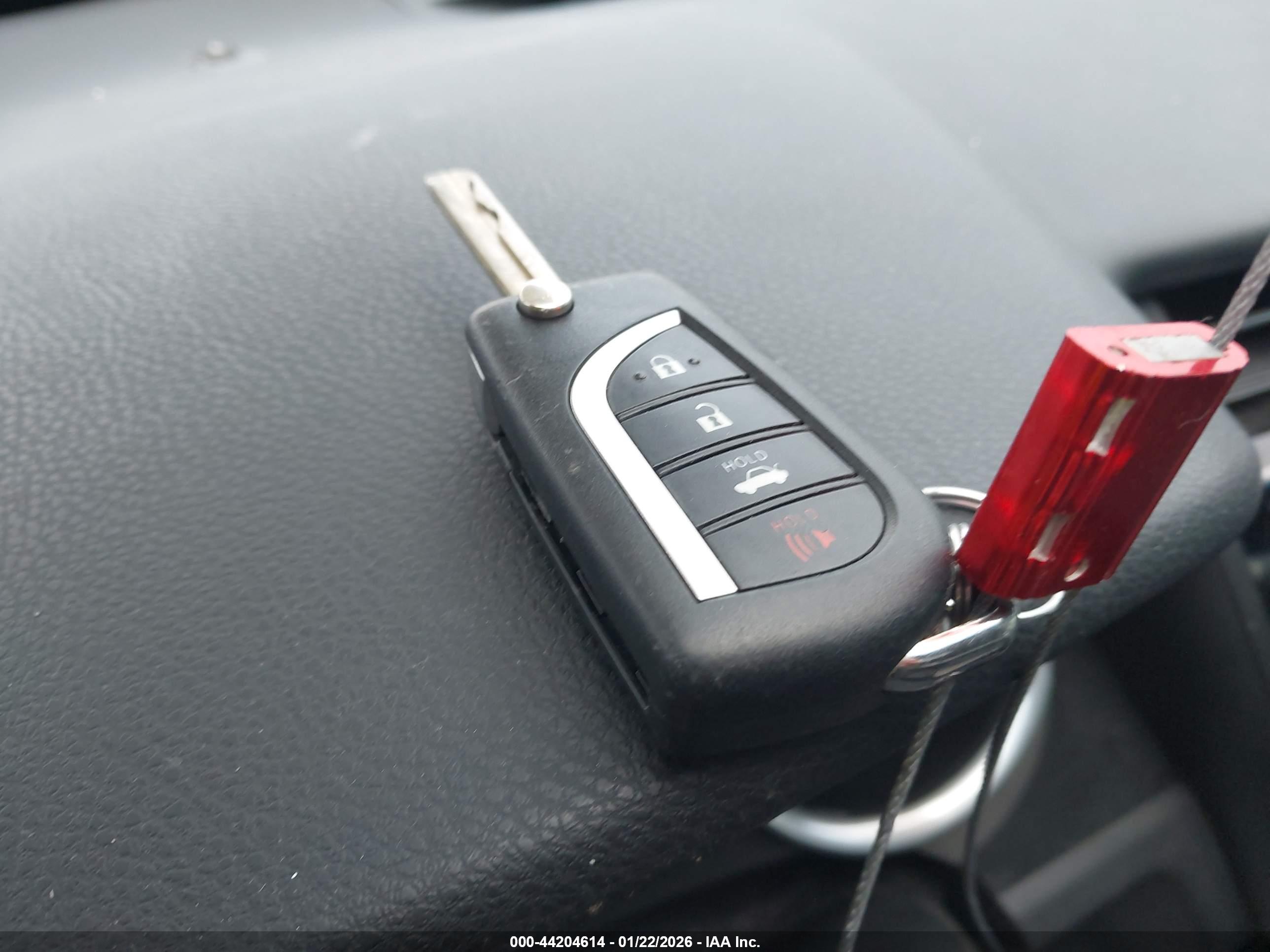 TOYOTA CAMRY image 11
