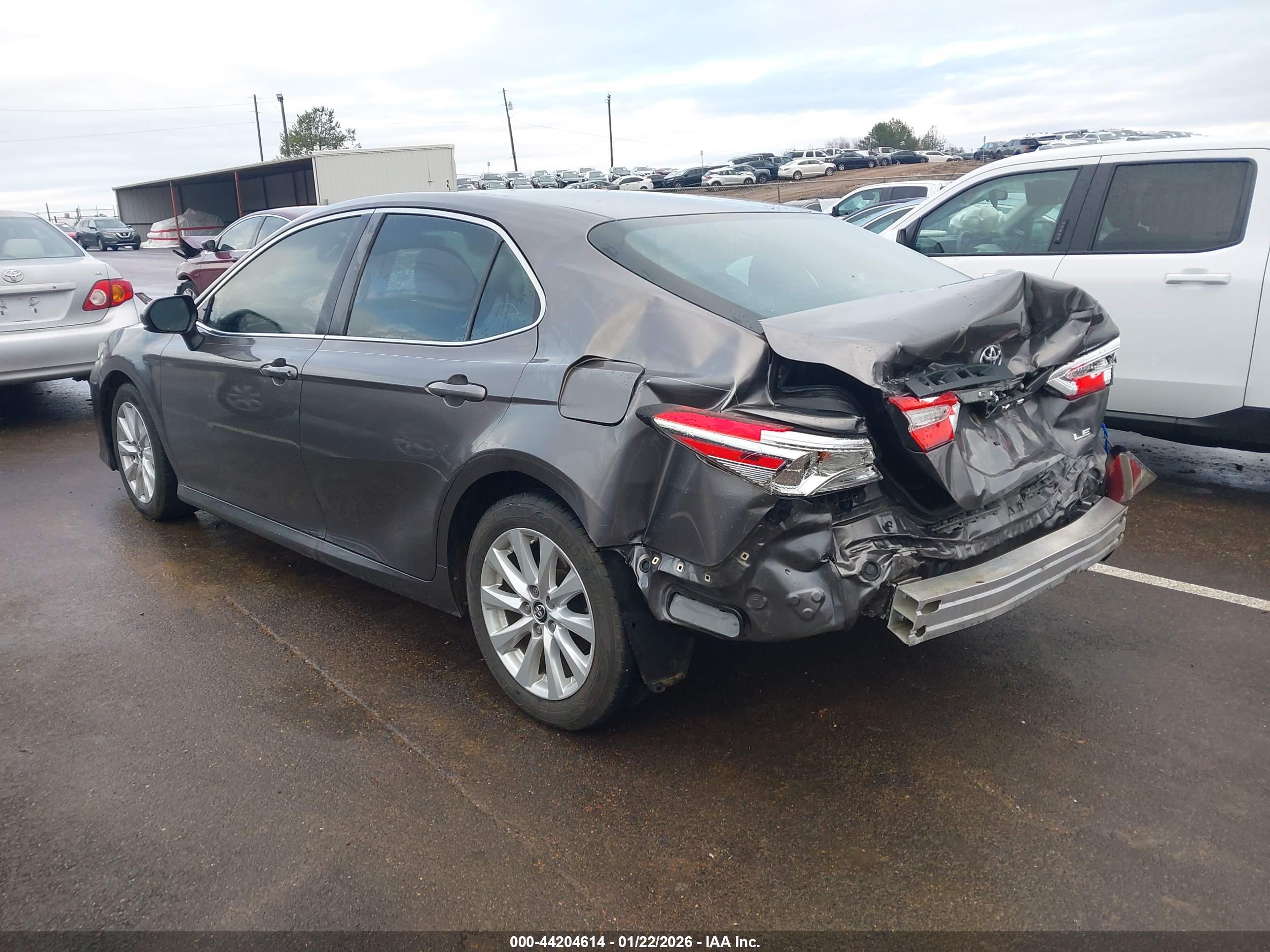 TOYOTA CAMRY image 3