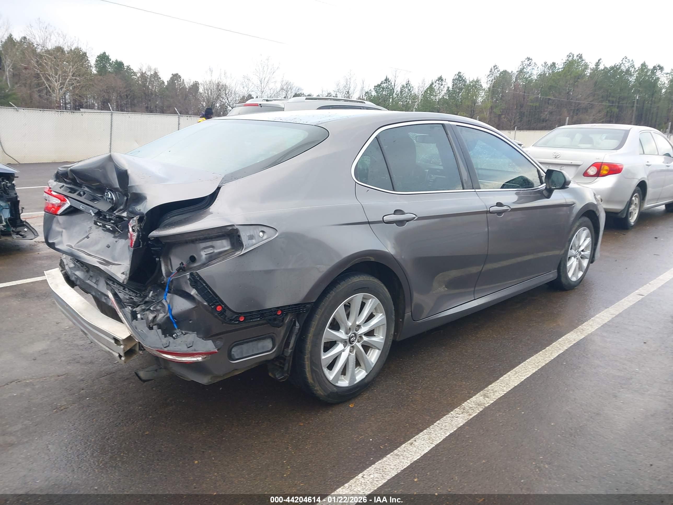 TOYOTA CAMRY image 4