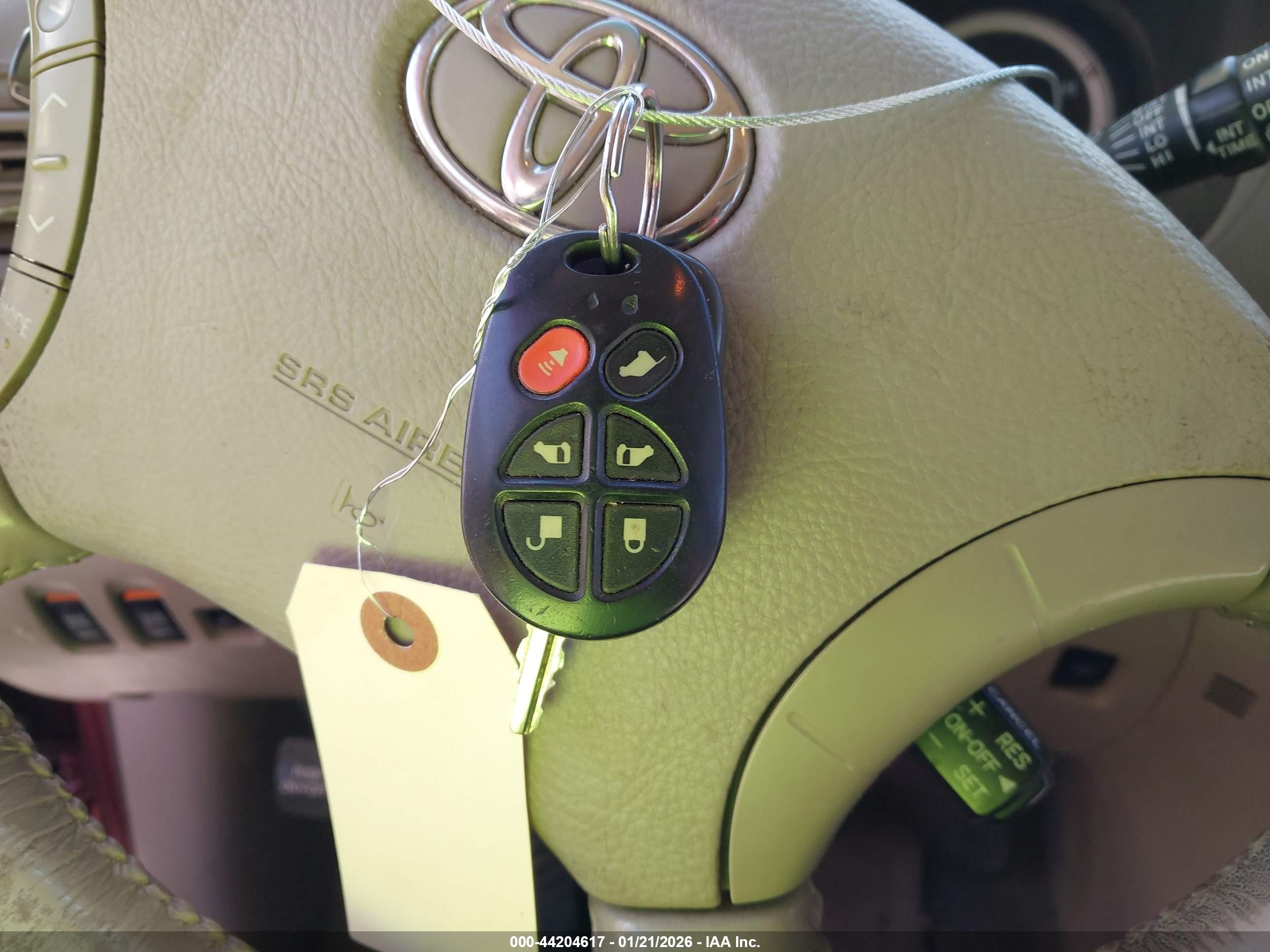 TOYOTA SIENNA image 11