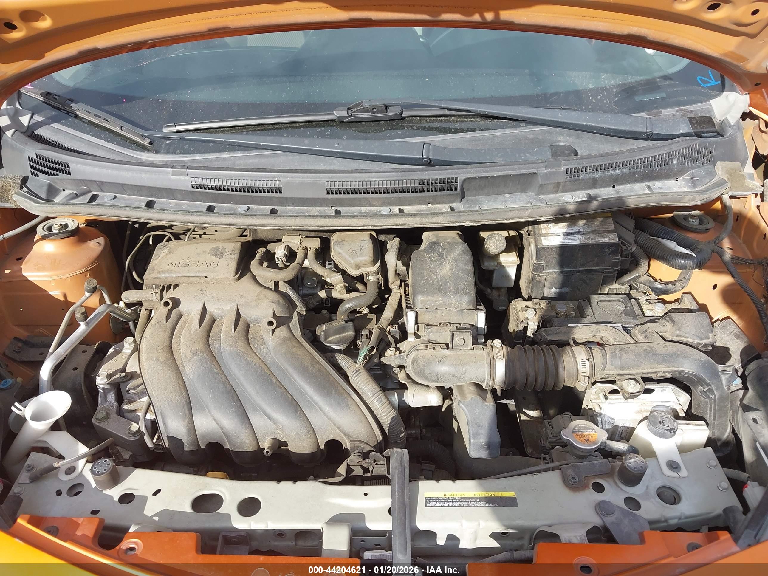 NISSAN VERSA image 10